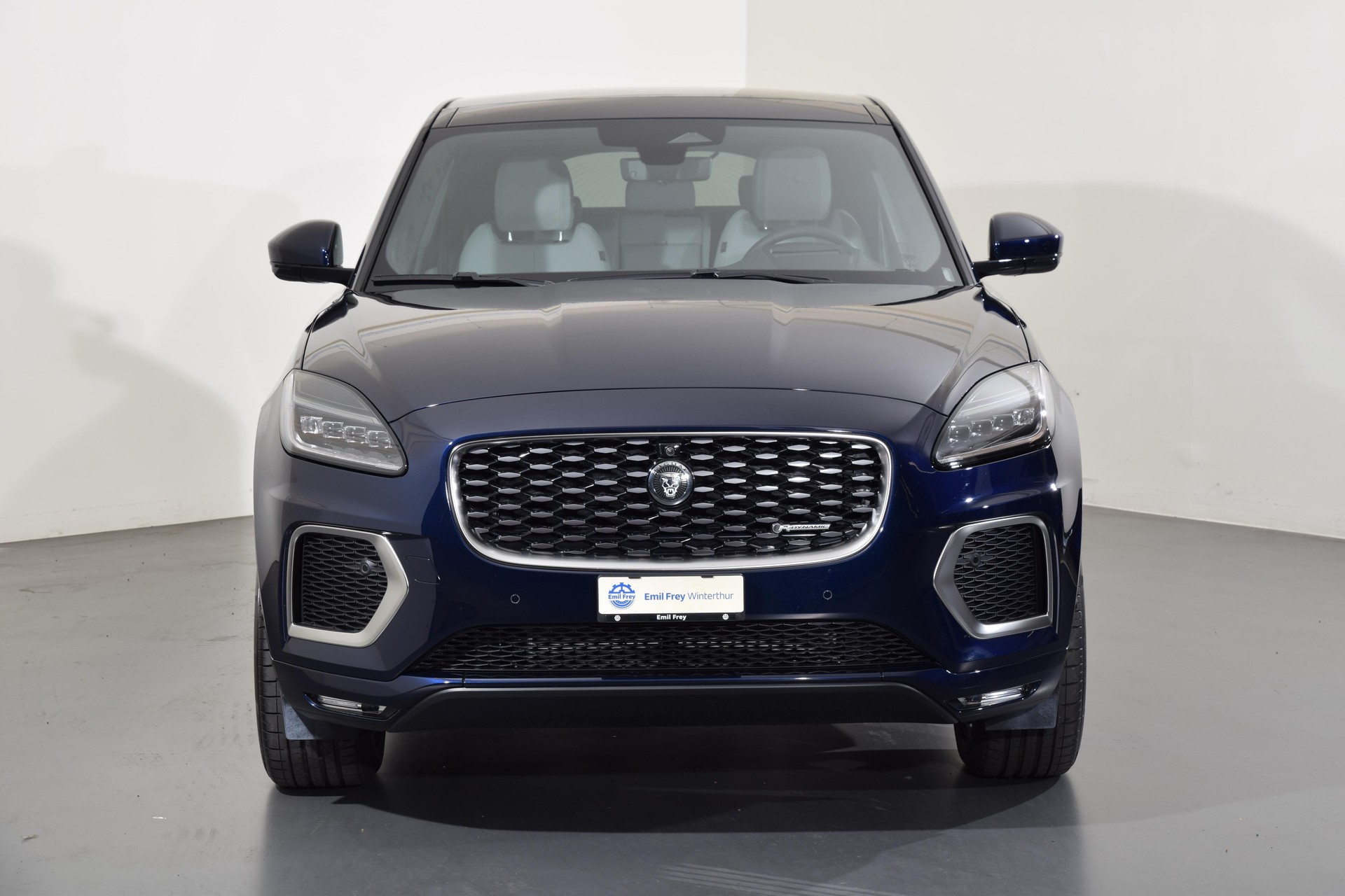 JAGUAR E-Pace 1.5 T 270e R-Dynamic HSE AWD-image-15