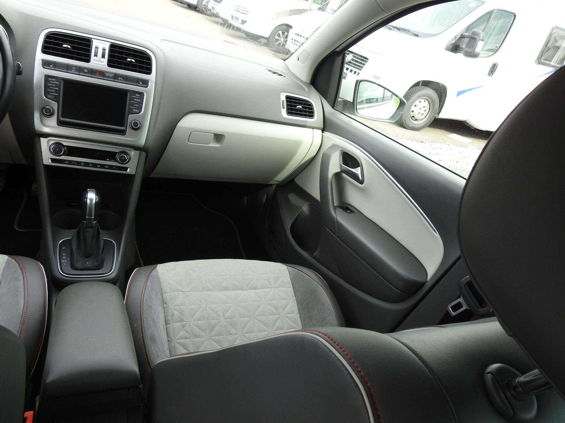 VW Polo 1.0 TSI BMT Comfortline DSG-image-17