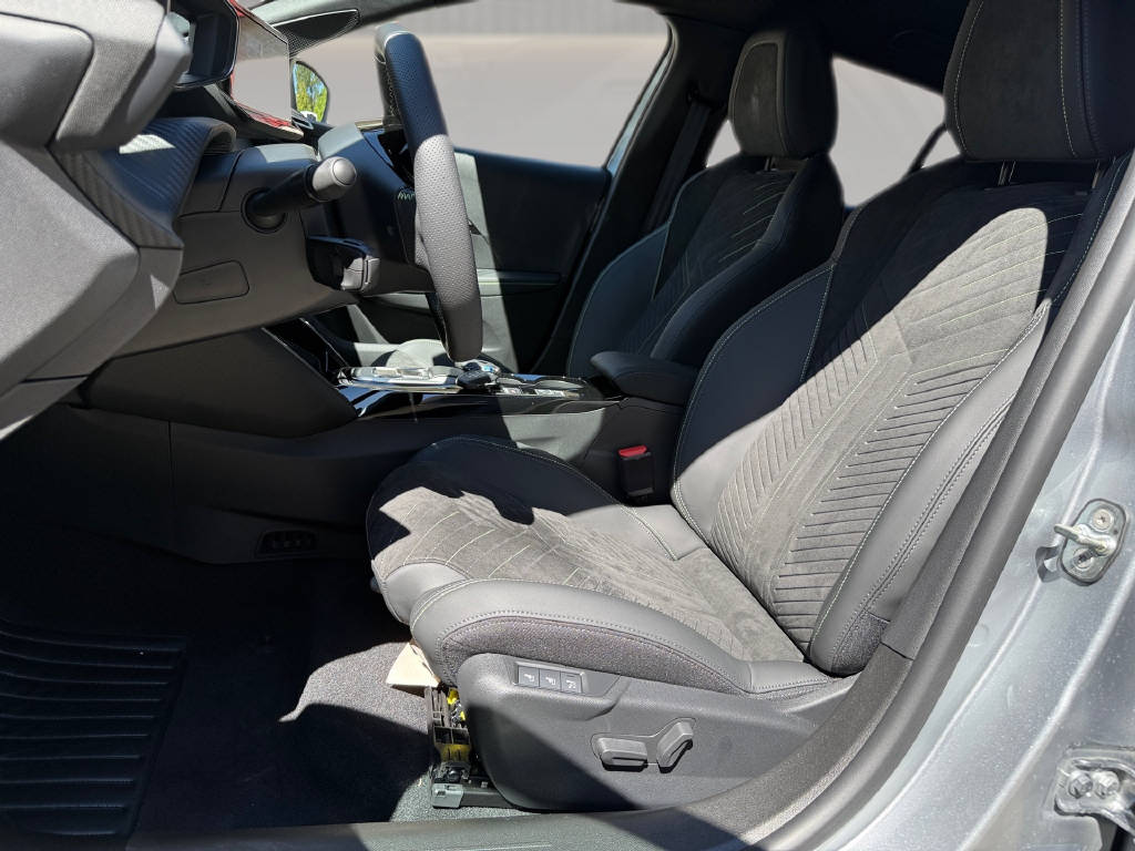 PEUGEOT 208 Hybrid 145 e-DCS6 GT-image-5