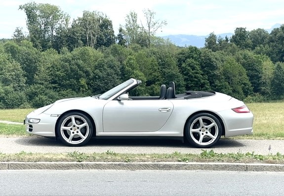 PORSCHE 911 Cabrio Carrera 4-image-2