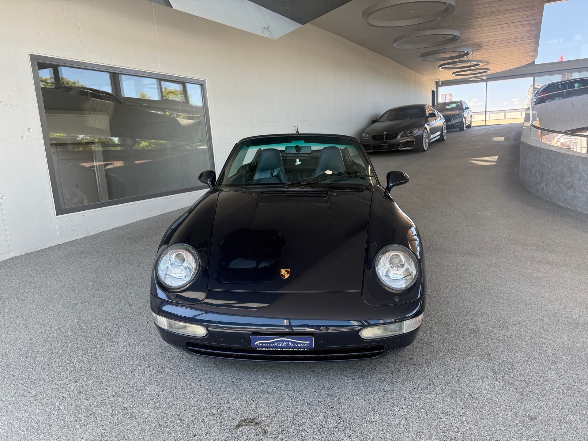 PORSCHE 911 Carrera 4 Cabrio-showroom-element-1