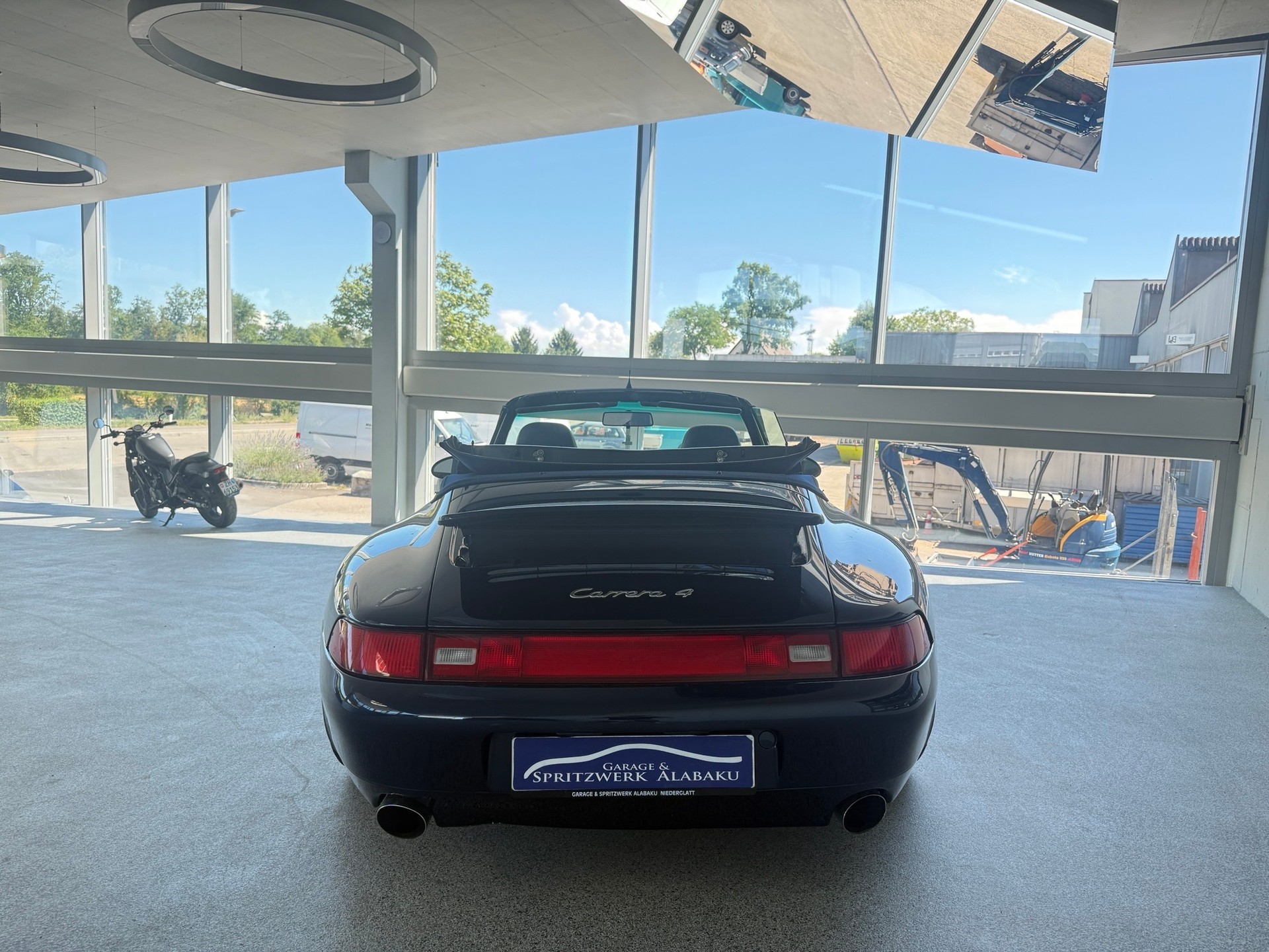 PORSCHE 911 Carrera 4 Cabrio-showroom-element-3
