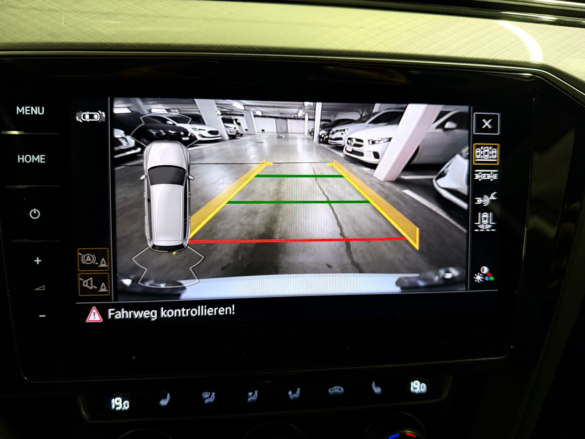 VW Passat 2.0 TDI BMT Business DSG Head-up, Virtual Cockpit-image-11