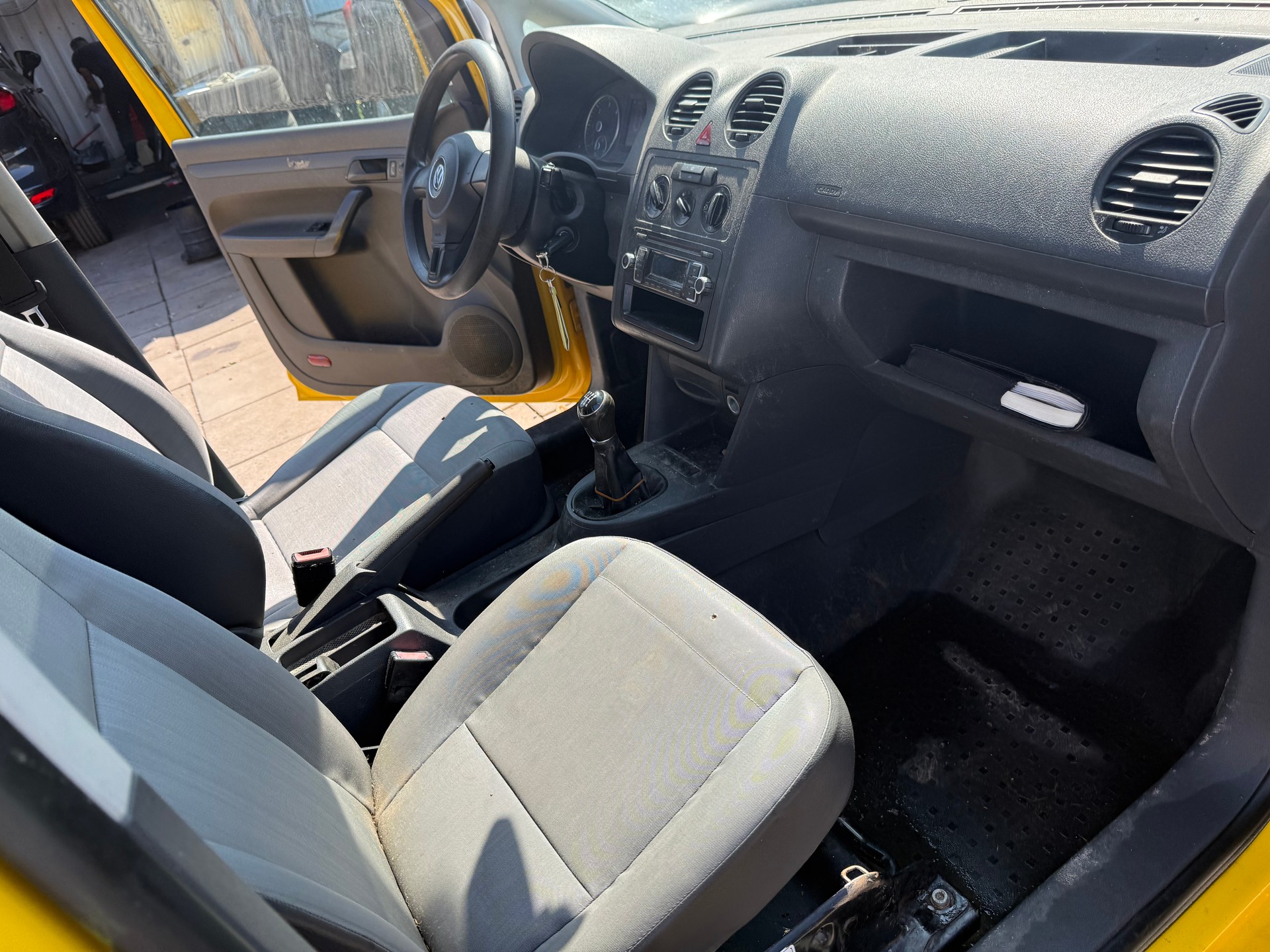 VW CADDY-image-10