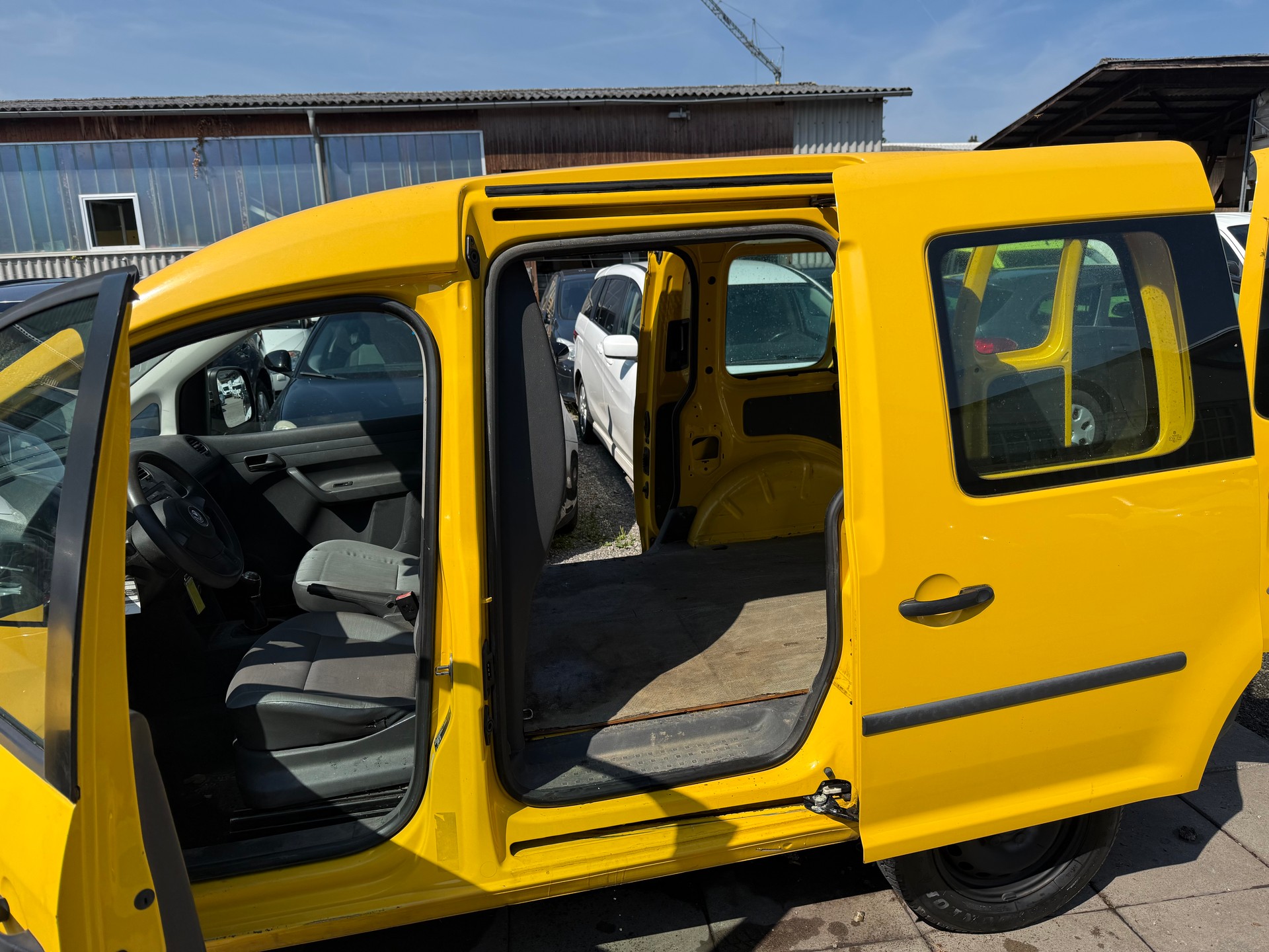 VW CADDY-image-8