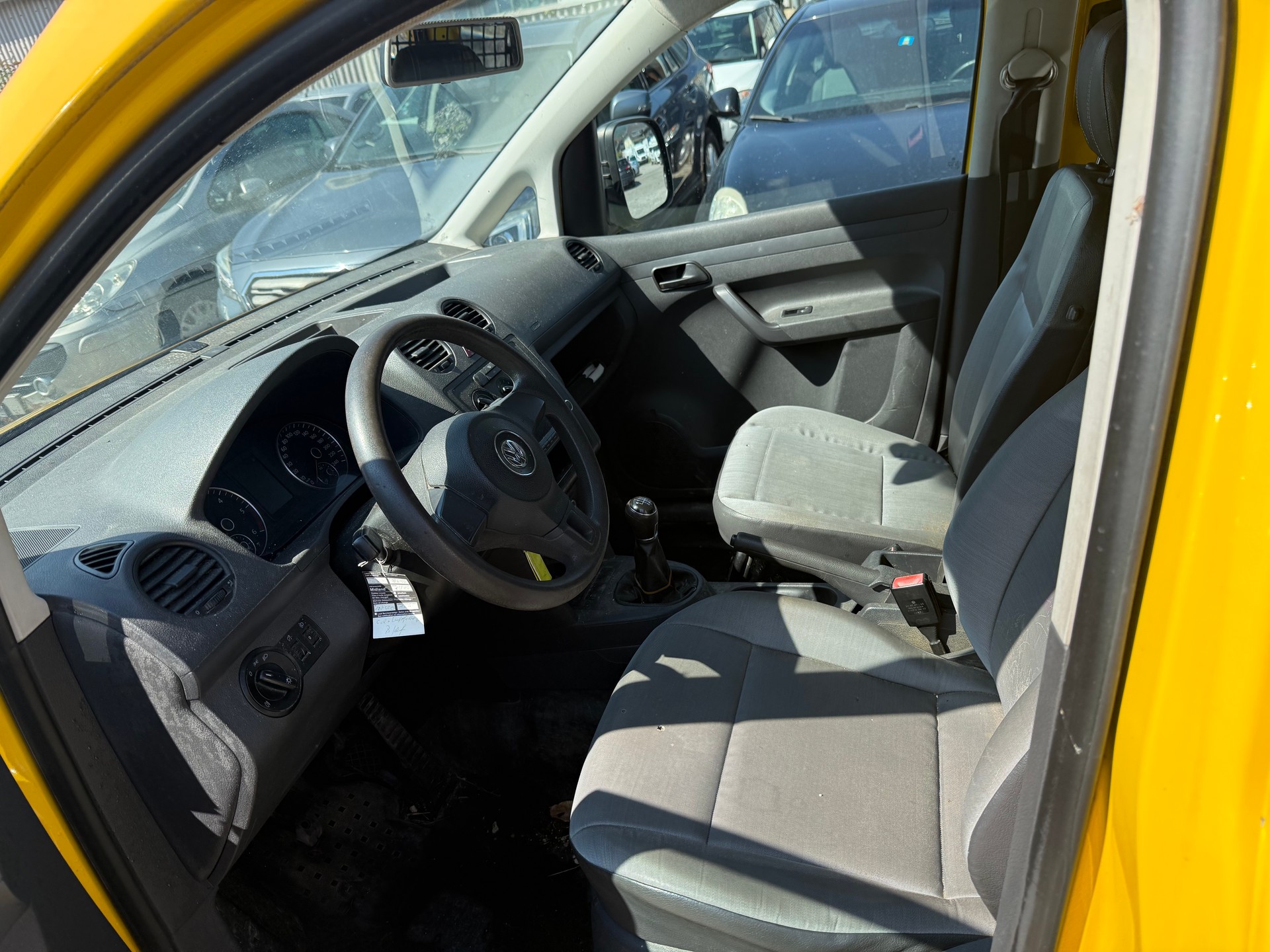 VW CADDY-image-11
