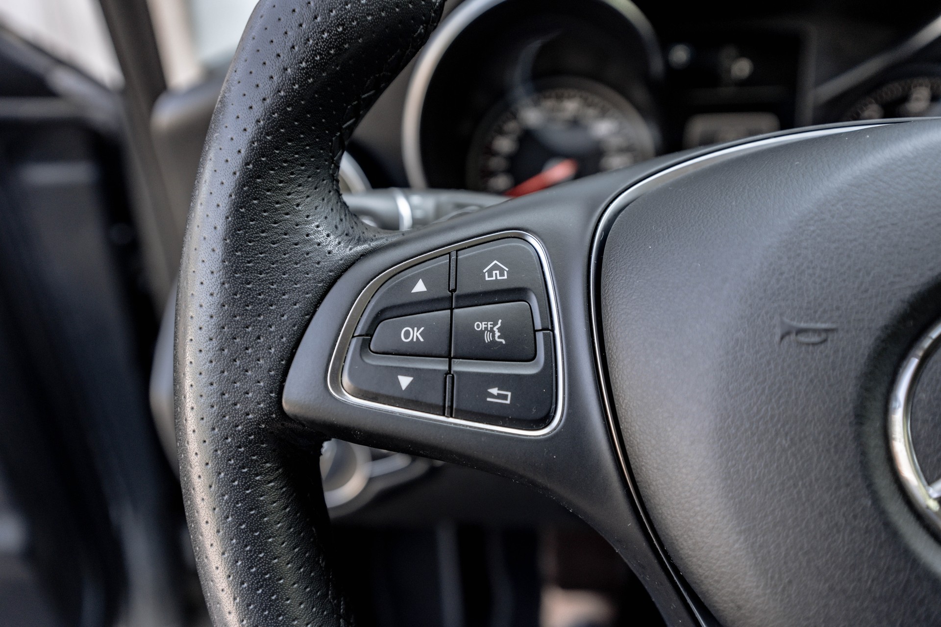 MERCEDES-BENZ C 200 BlueTEC Avantgarde * AB MFK *-image-8