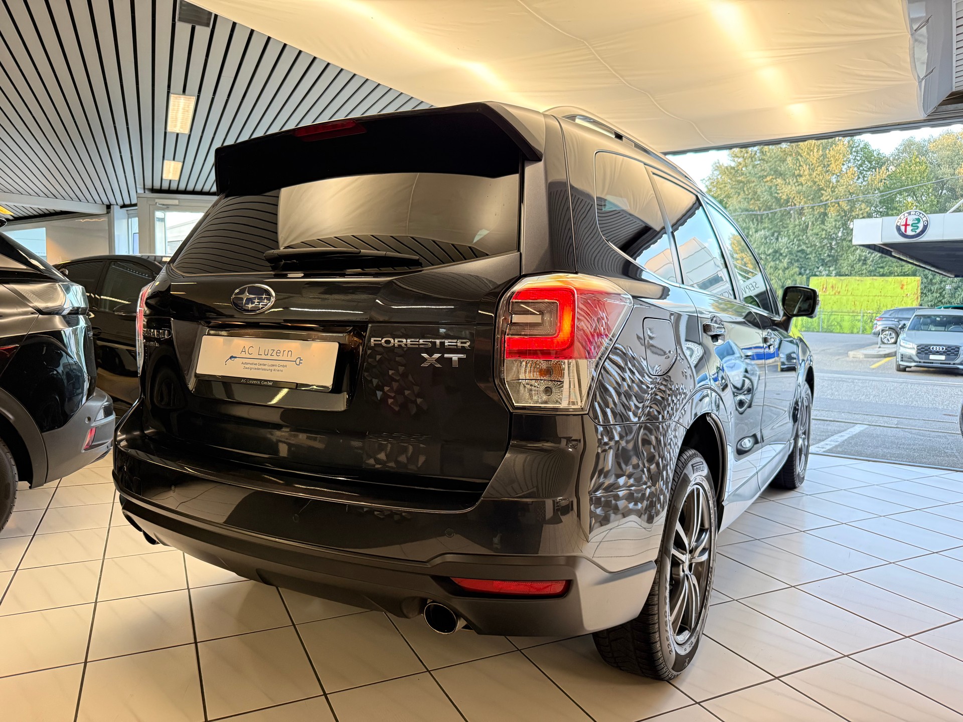 SUBARU Forester 2.0XT Luxury Lineartronic-showroom-element-2
