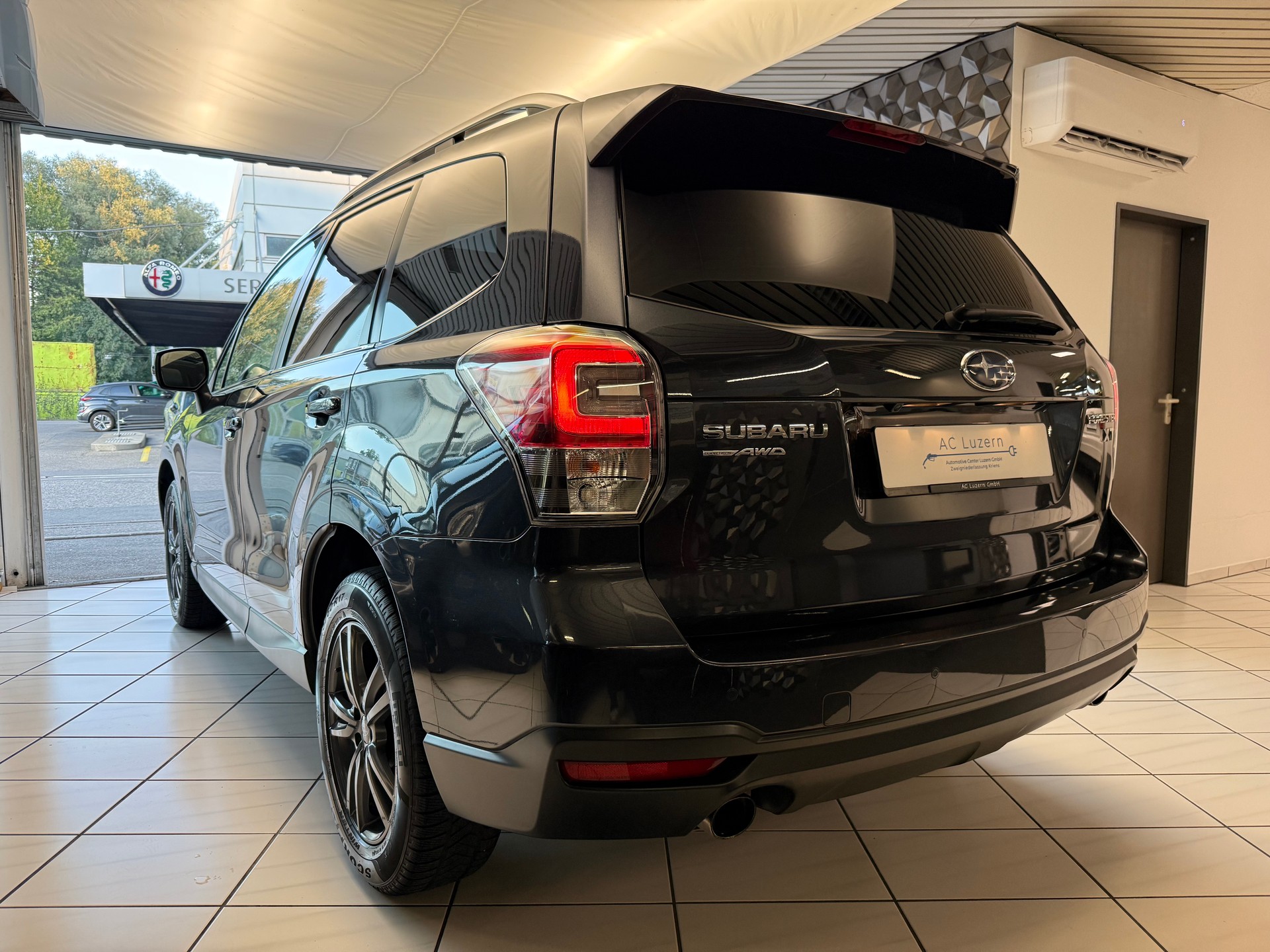 SUBARU Forester 2.0XT Luxury Lineartronic-showroom-element-1