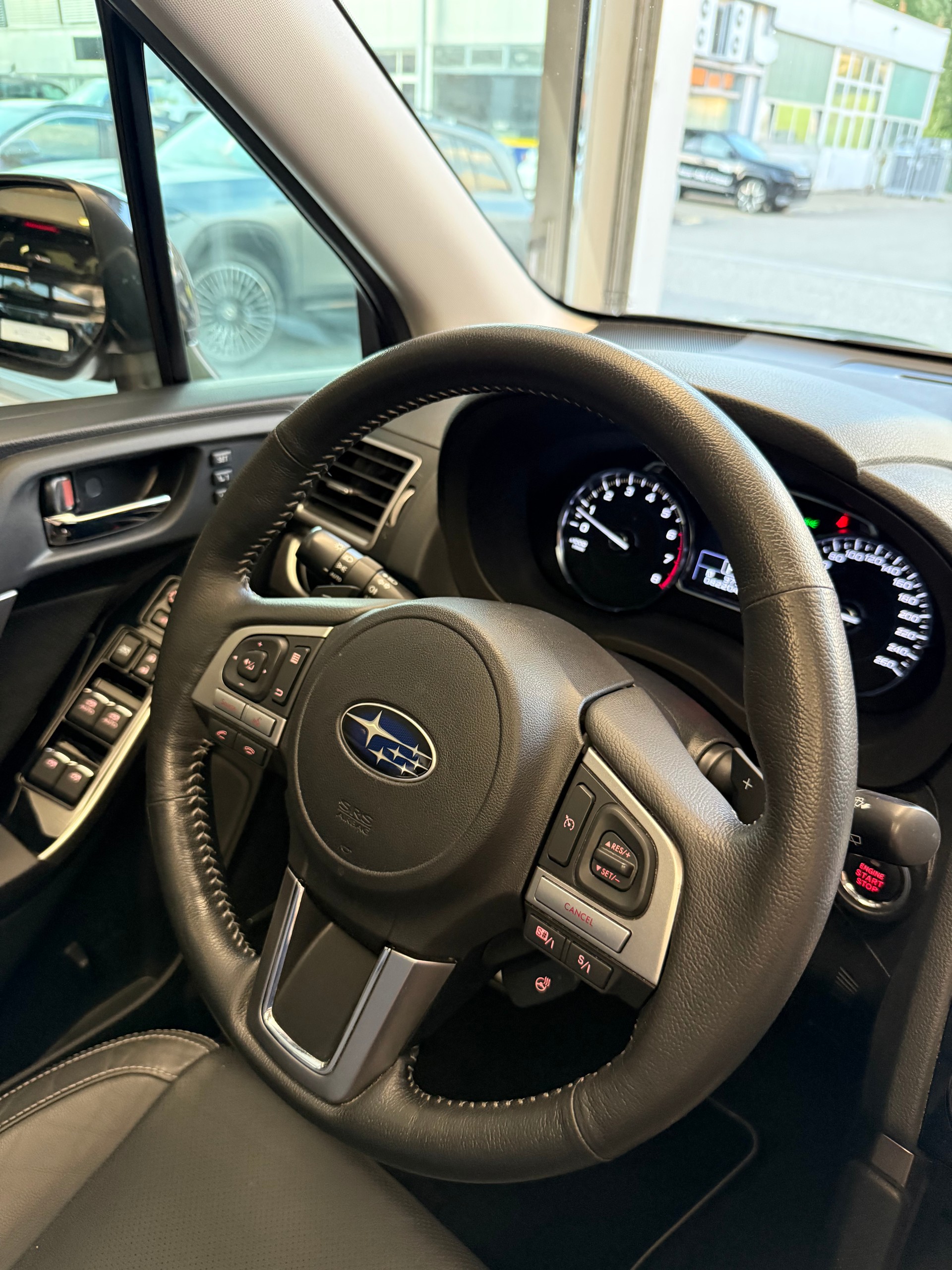SUBARU Forester 2.0XT Luxury Lineartronic-image-12