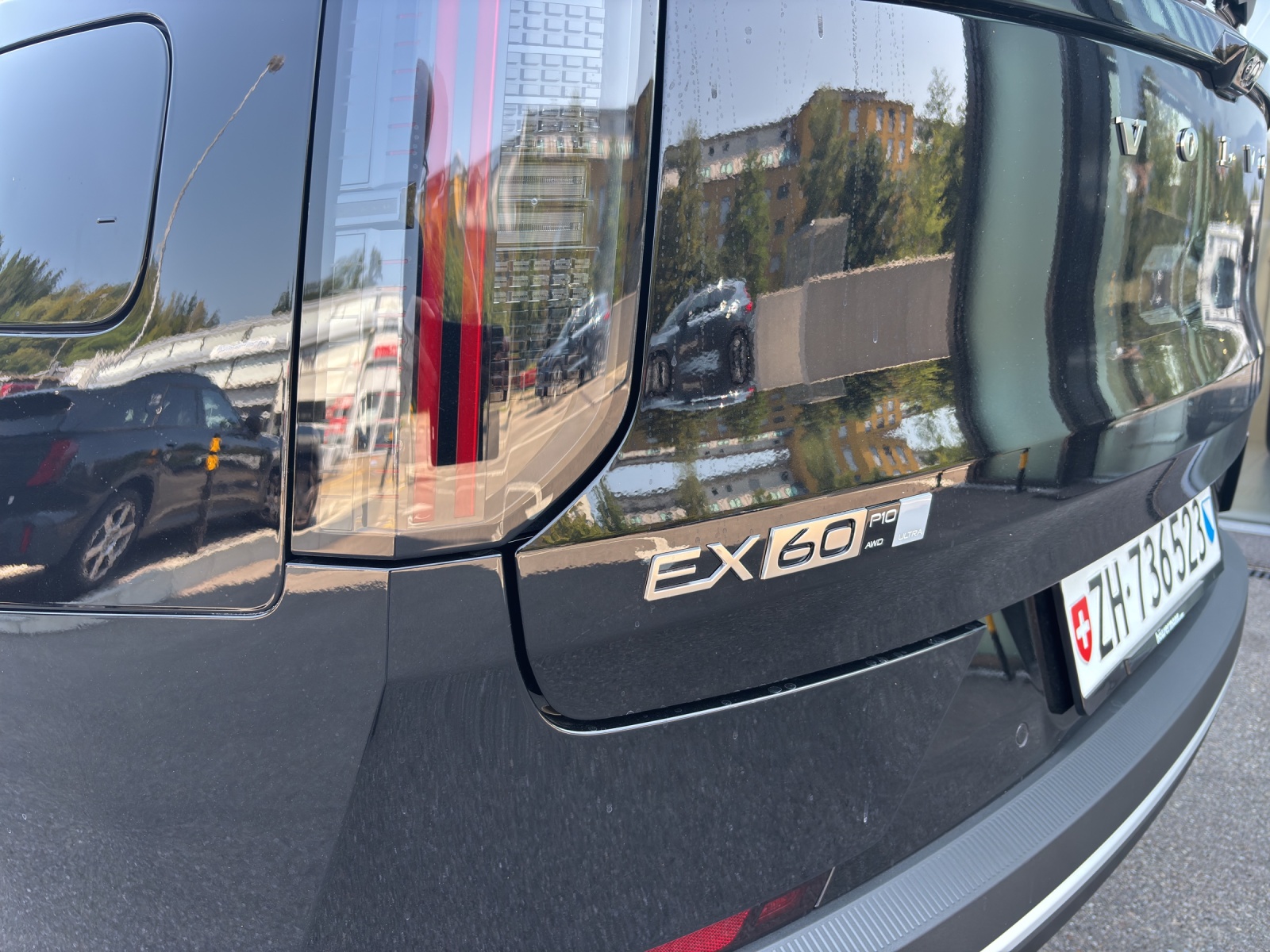 VOLVO EX60 Twin Ultra AWD-image-14