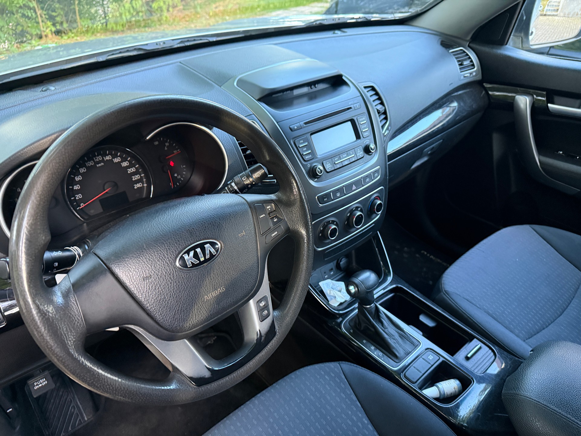 KIA Sorento 2.2 CRDI LX Automatic-image-12