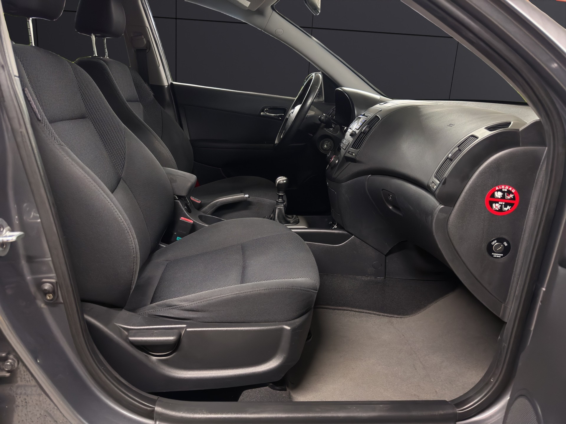 HYUNDAI i30 Wagon 1.6 Comfort-image-9