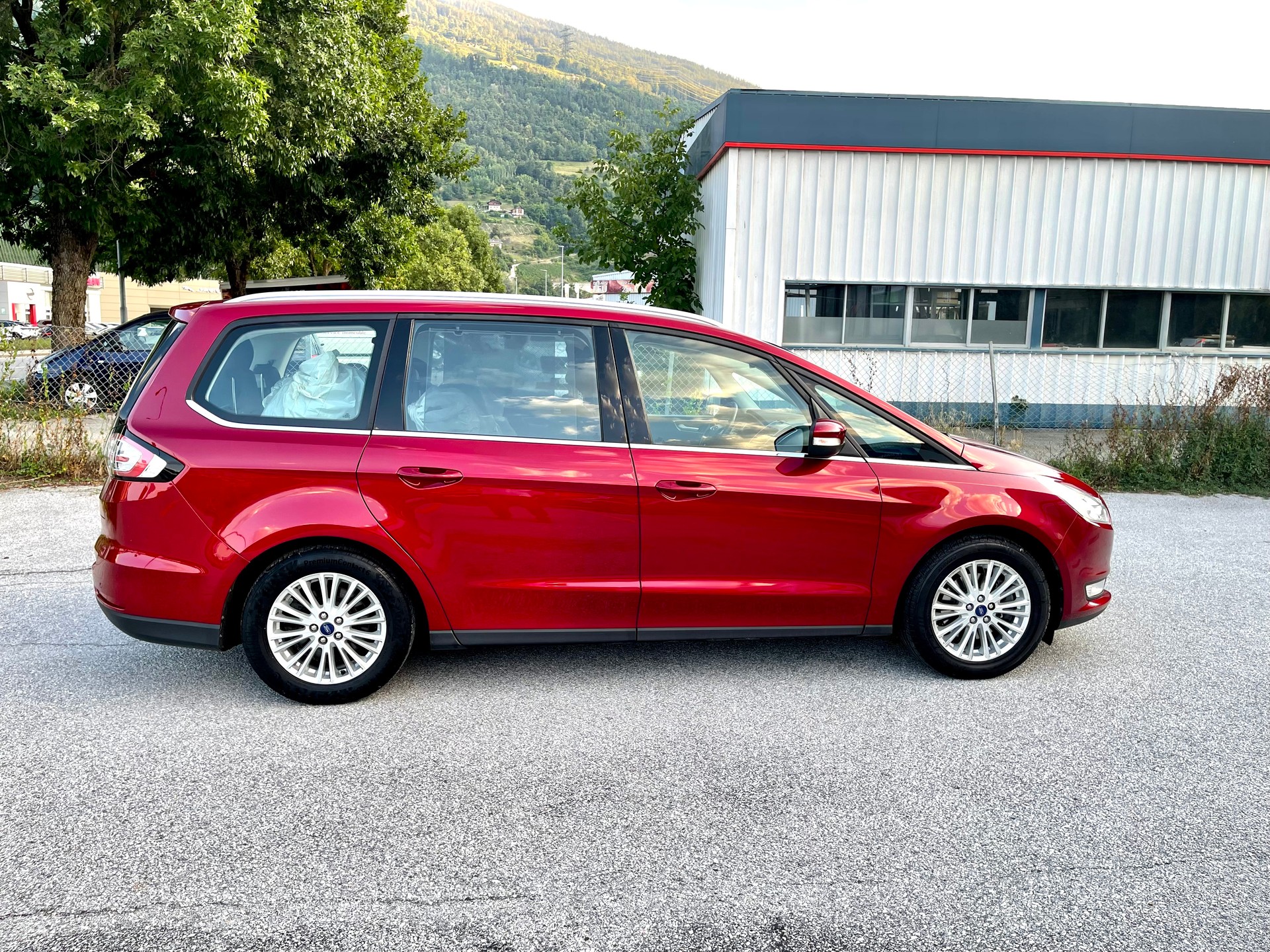 FORD Galaxy 2.0 TDCi Titanium AWD PowerShift-image-13