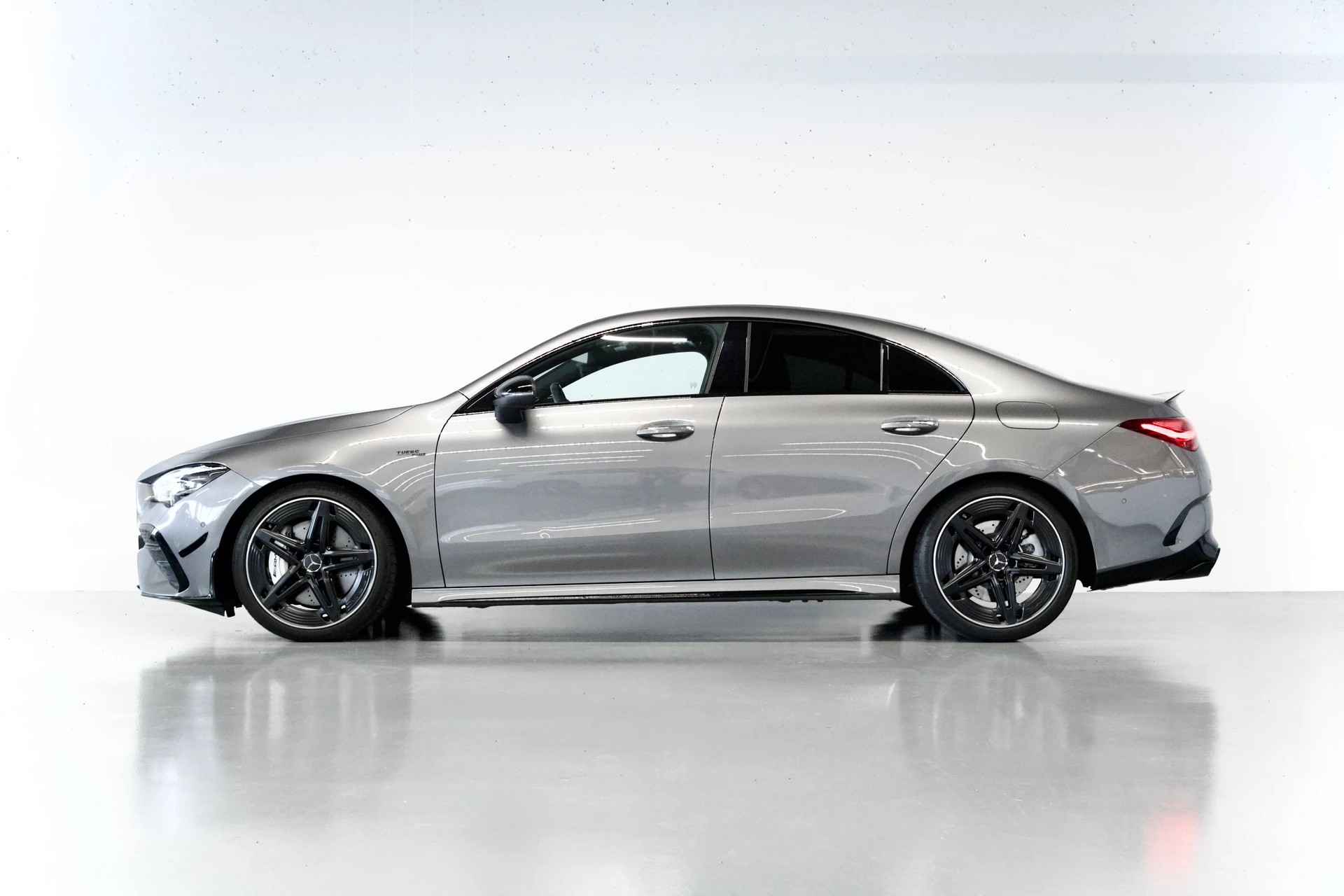 MERCEDES-BENZ CLA 35 AMG 4MATIC | FACELIFT | FRISCH AB MFK-showroom-element-1