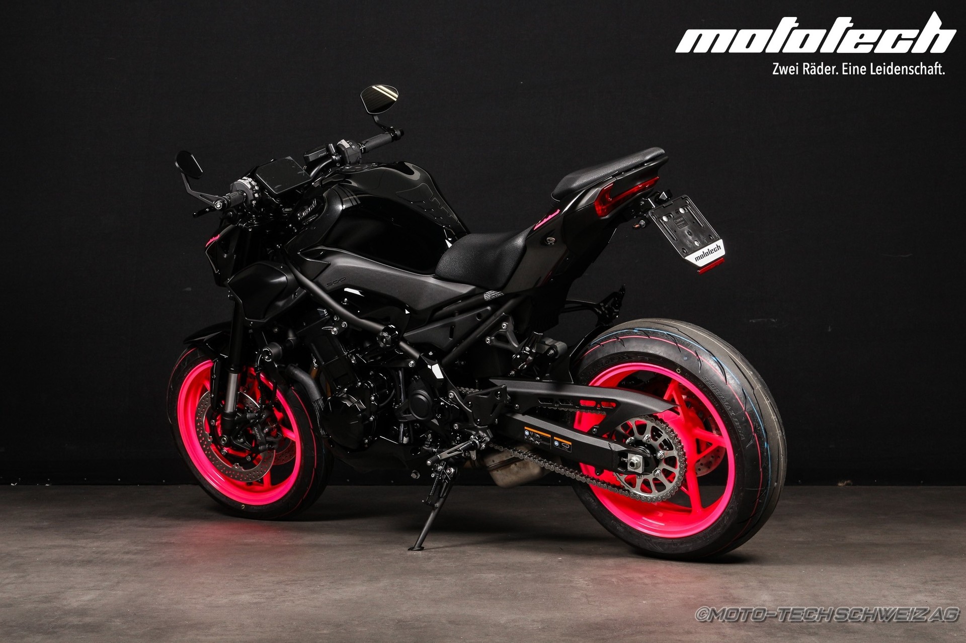 KAWASAKI Z 900 (35/70kW) STAGE 1 SHARK PINK EDITION-image-2