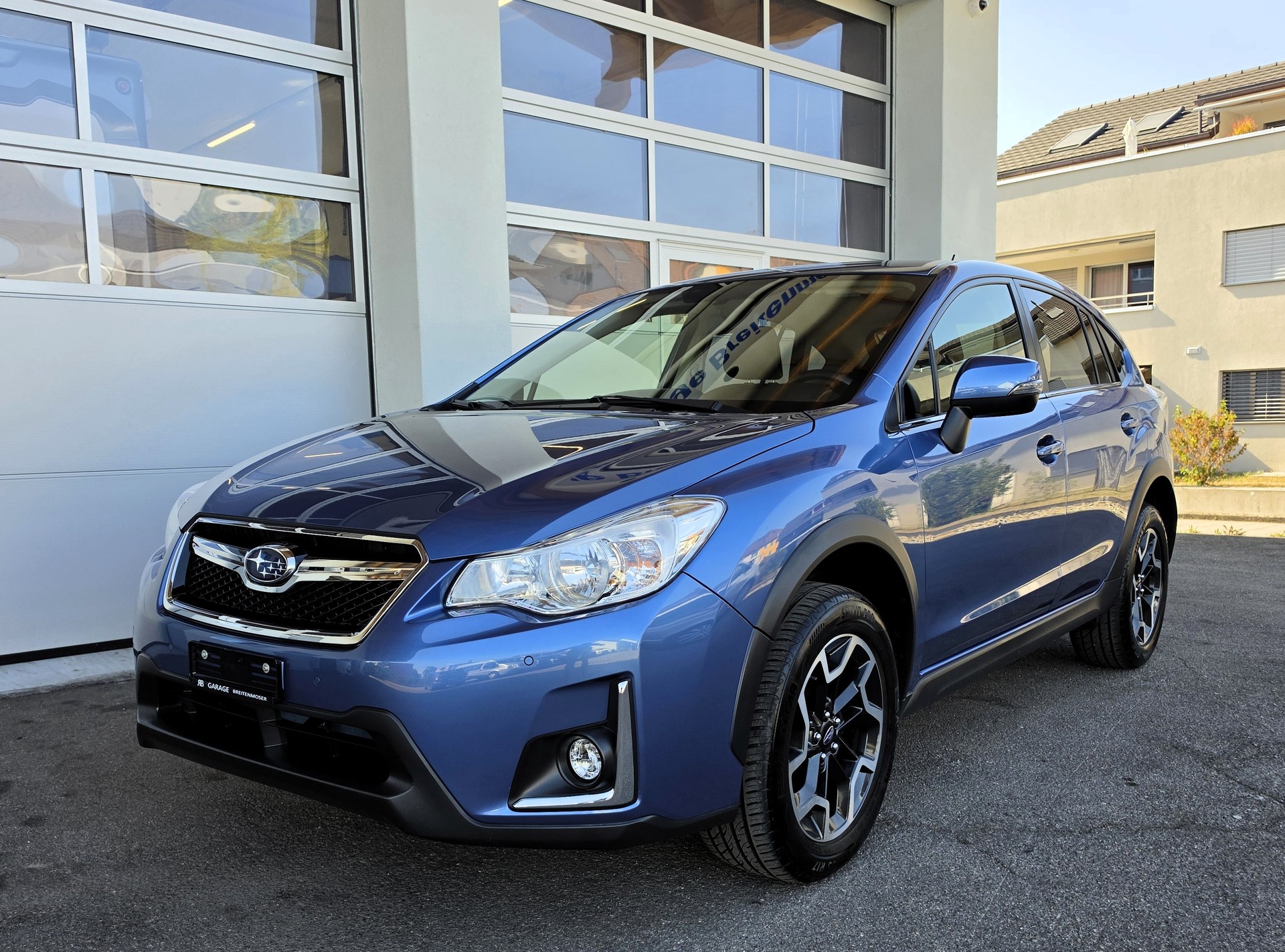 SUBARU XV 2.0 Swiss Three AWD CVT-showroom-element-1