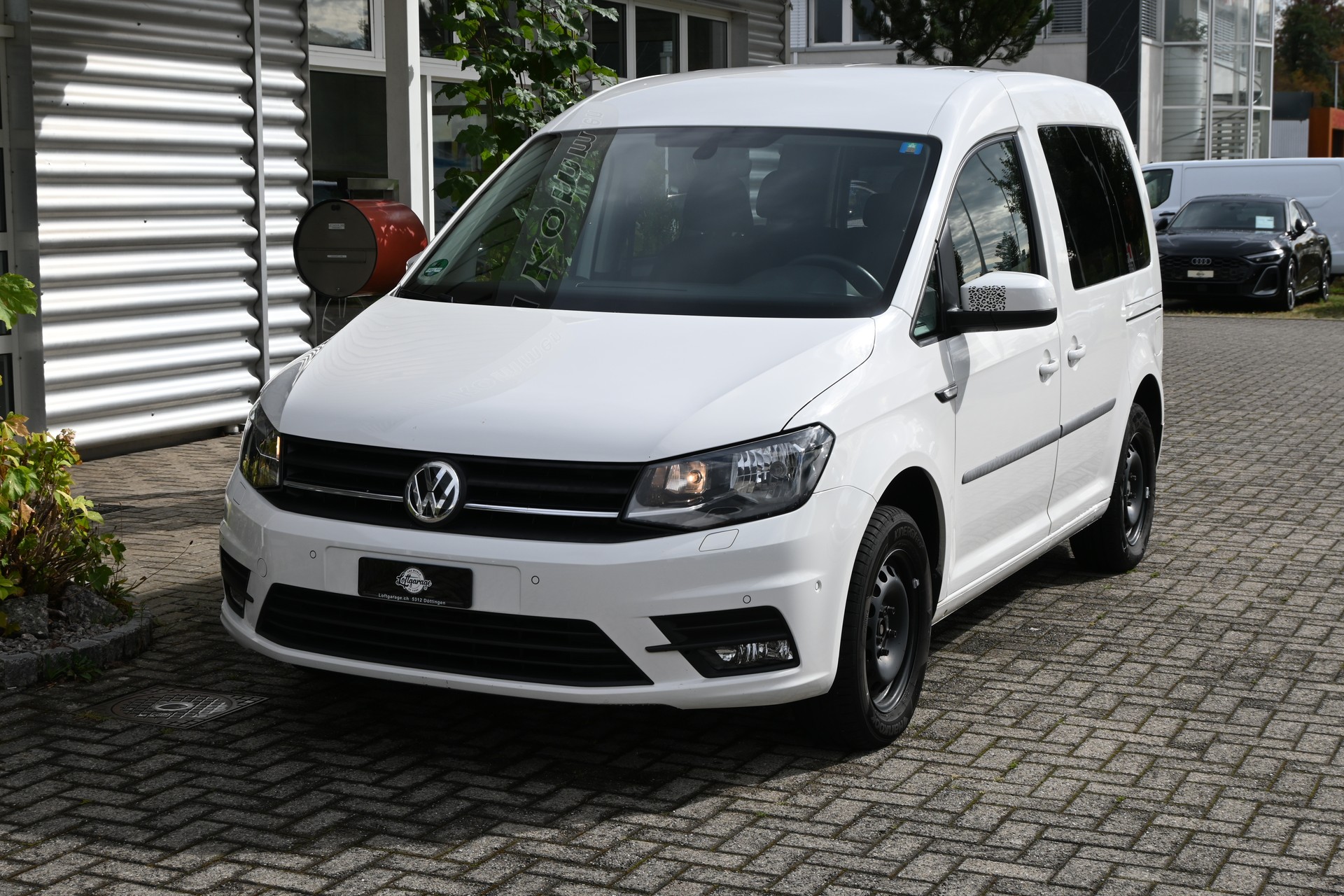 VW Caddy 2.0 TDI Comfortline DSG-showroom-element-1