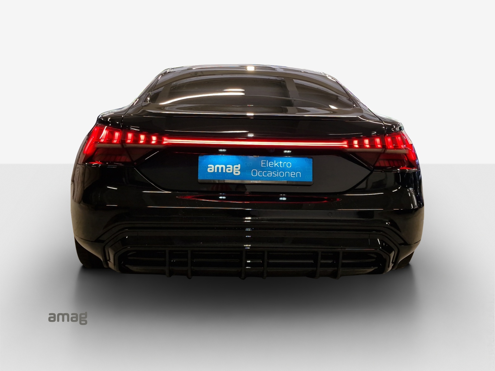 AUDI e-tron GT quattro-image-4