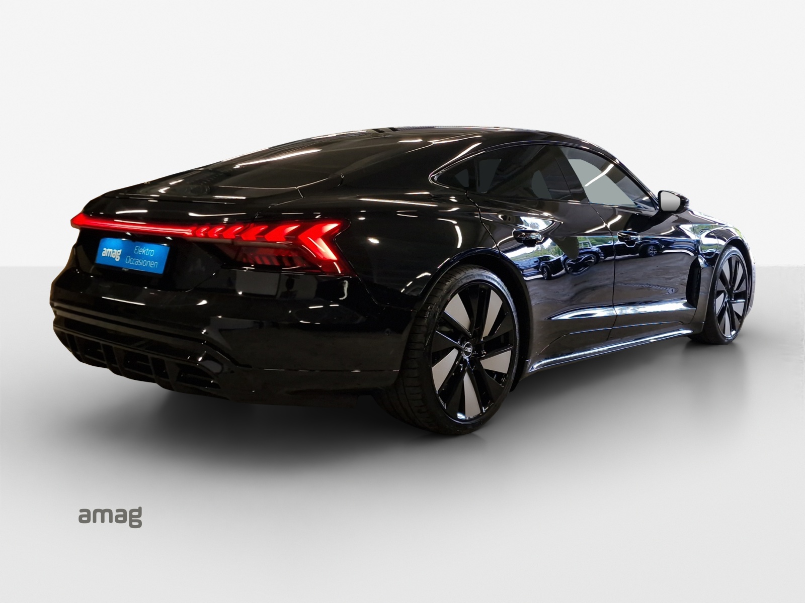 AUDI e-tron GT quattro-image-5