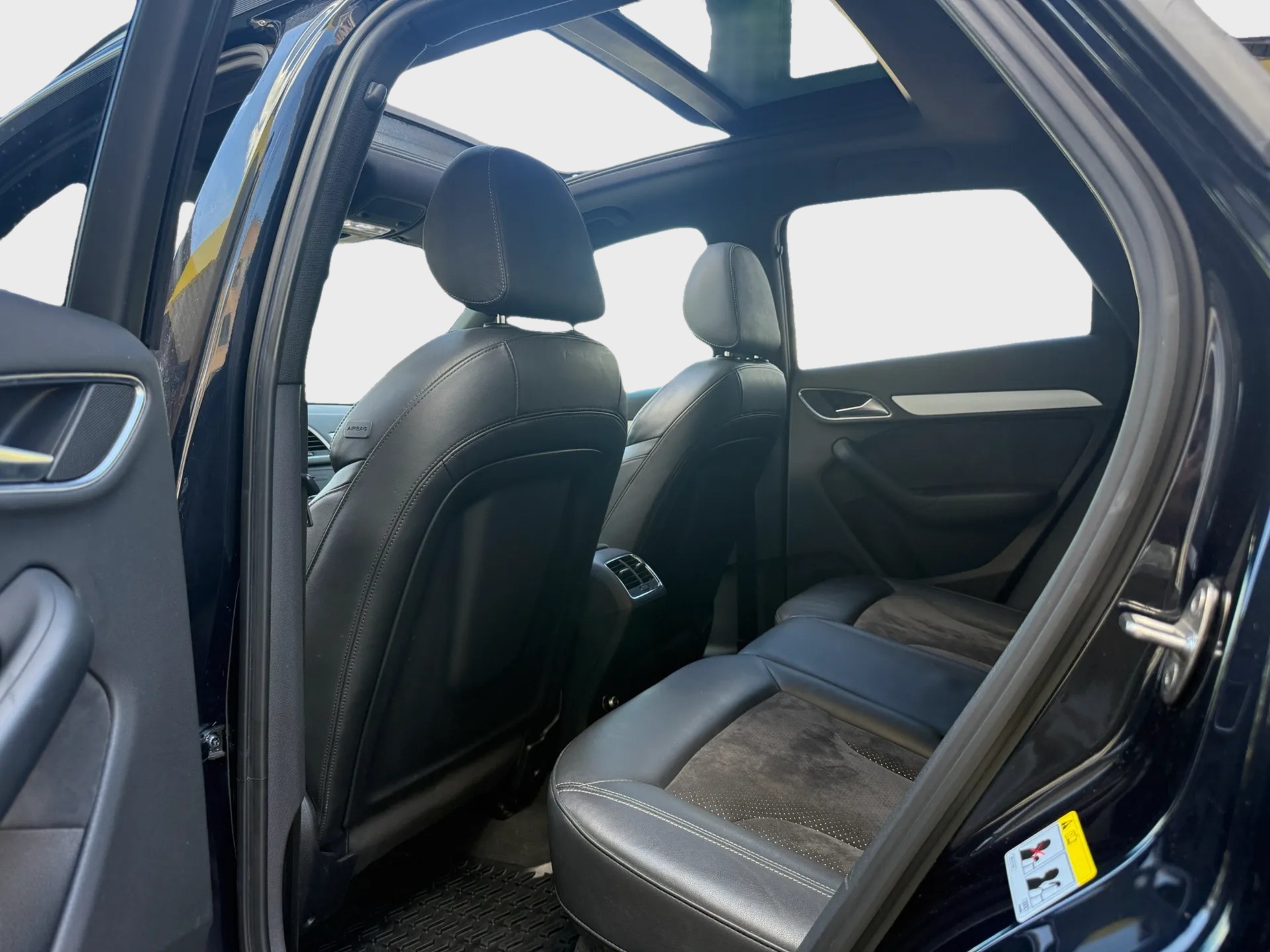 AUDI Q3 S-line 2.0 TDI quattro S-tronic *Rückfahrkamera*Panorama*Totwinkel Assistent*Sitzheizung*EL-Anhängerkupplung 2000KG*-image-12