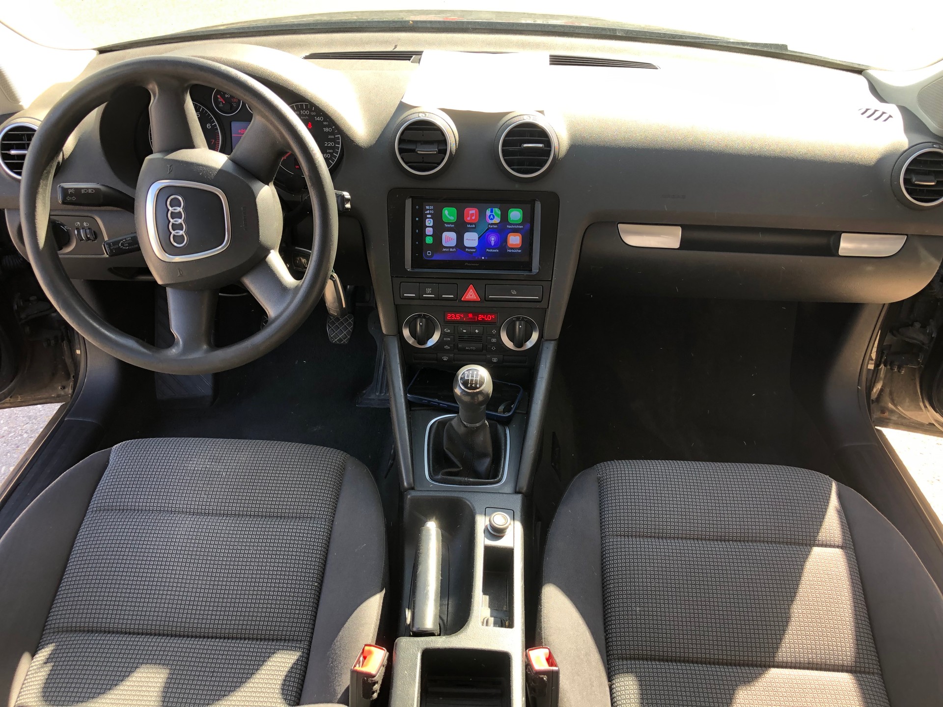 AUDI A3 Sportback 1.8 Turbo FSI Attraction-image-11