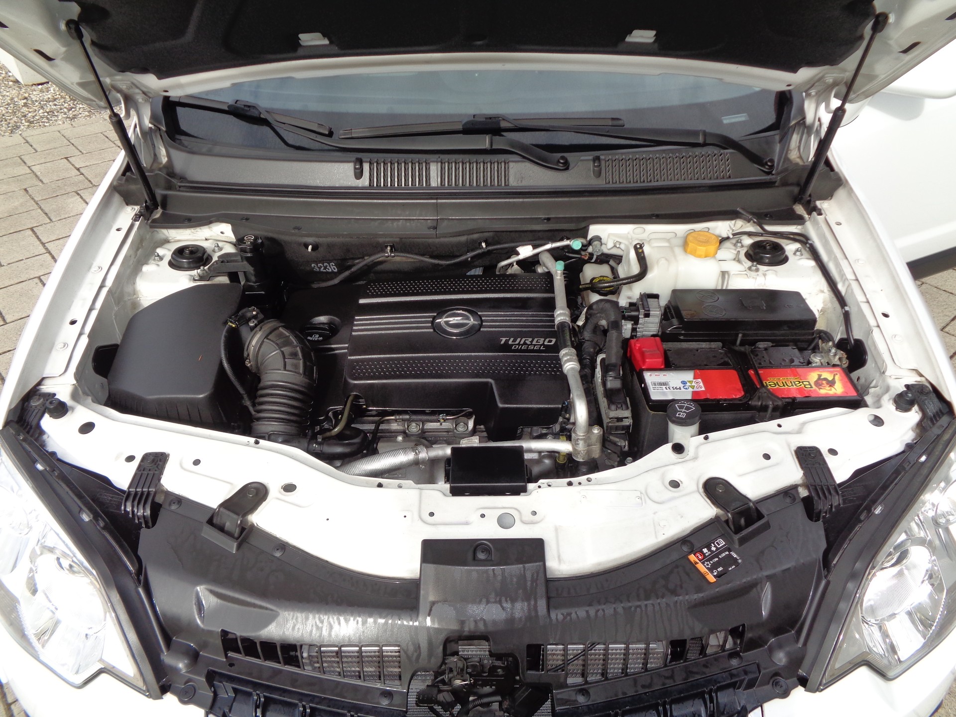OPEL Antara 2.2 CDTi Cosmo 4WD Automatic-image-16