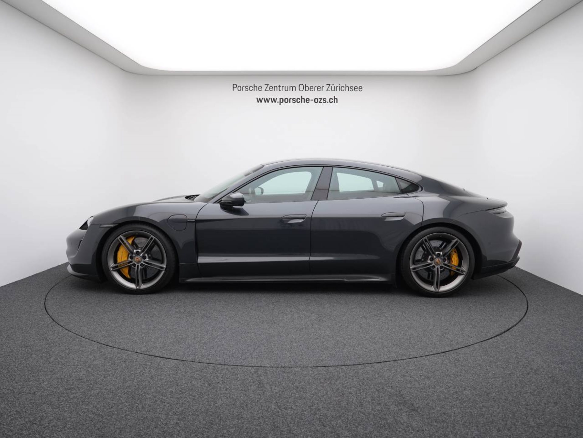 PORSCHE Taycan Turbo S-showroom-element-1