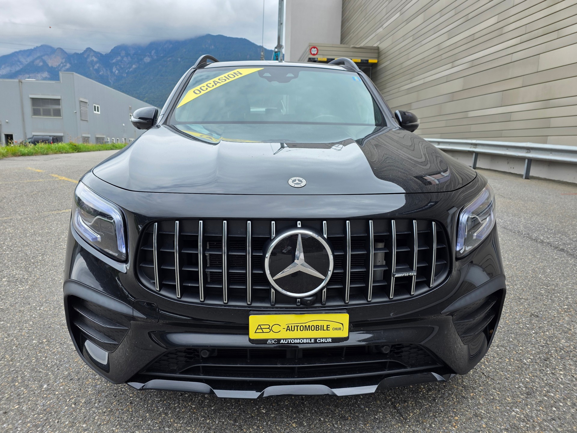 MERCEDES-BENZ GLB 35 AMG 4Matic 8G-Tronic BLACK LINE-showroom-element-3
