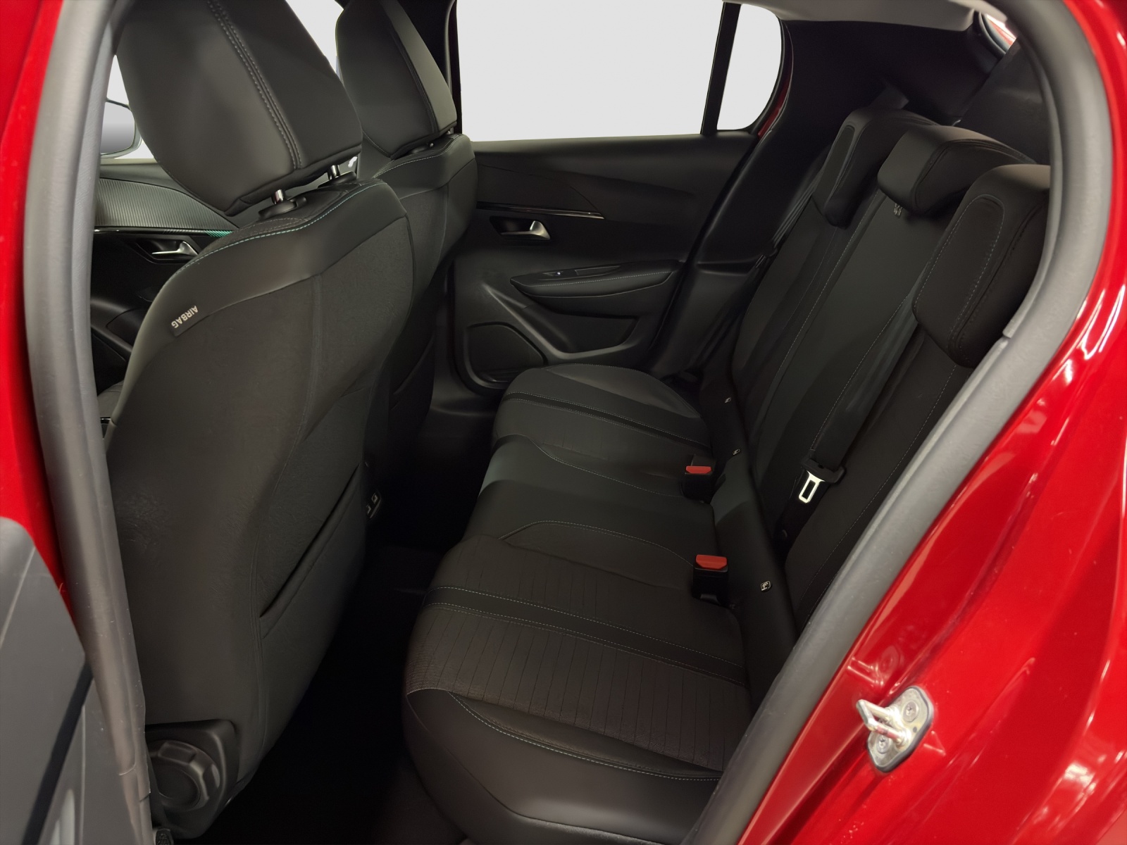 PEUGEOT 208 1.2 PureTech 130 PS Allure Pack-image-12