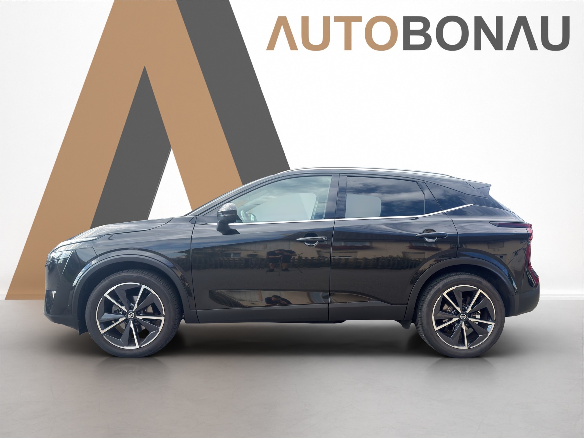 NISSAN Qashqai 1.3 DIG-T Tekna 4x4-showroom-element-1