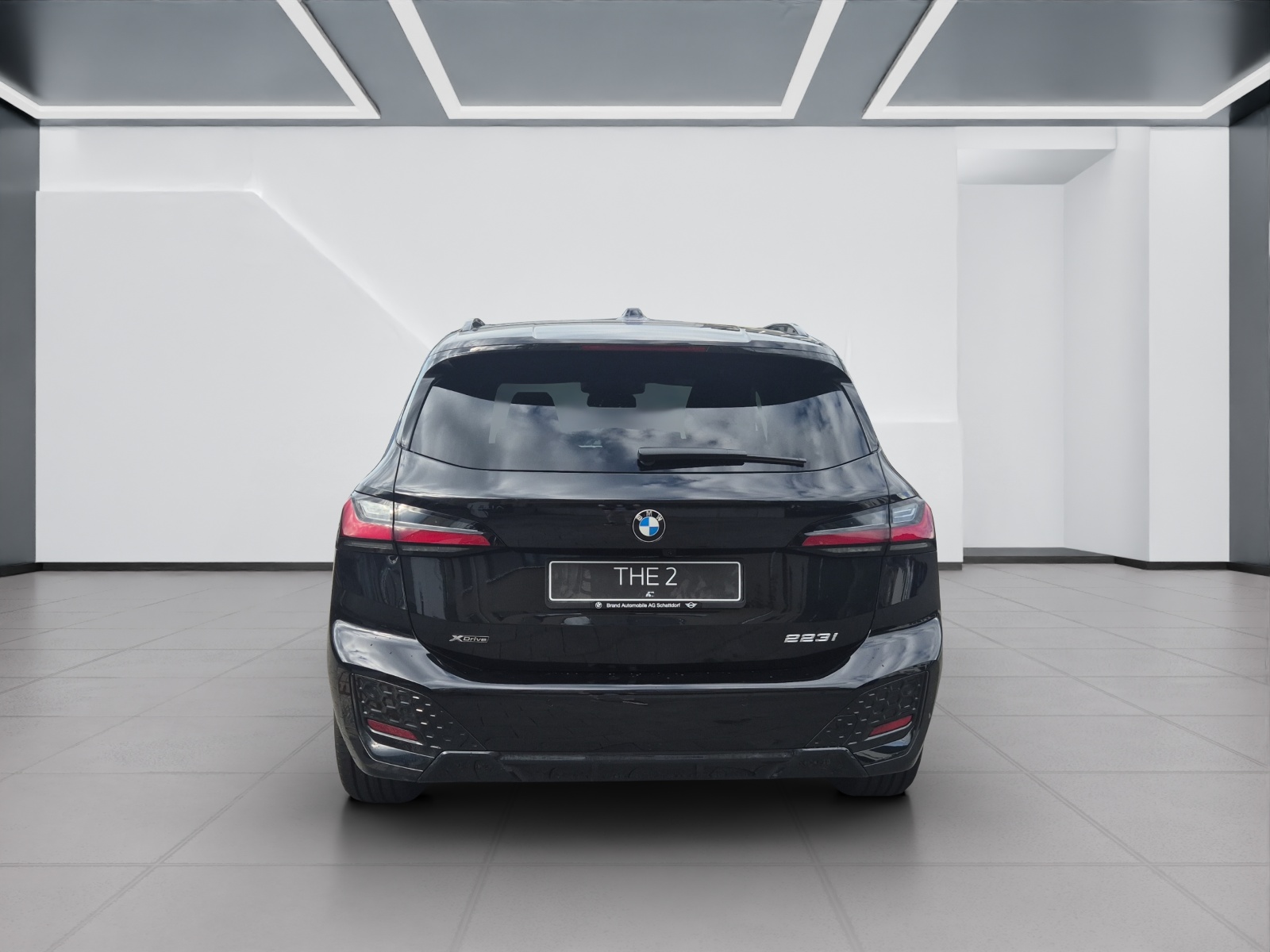 BMW 223i xDrive Active Tourer-showroom-element-3