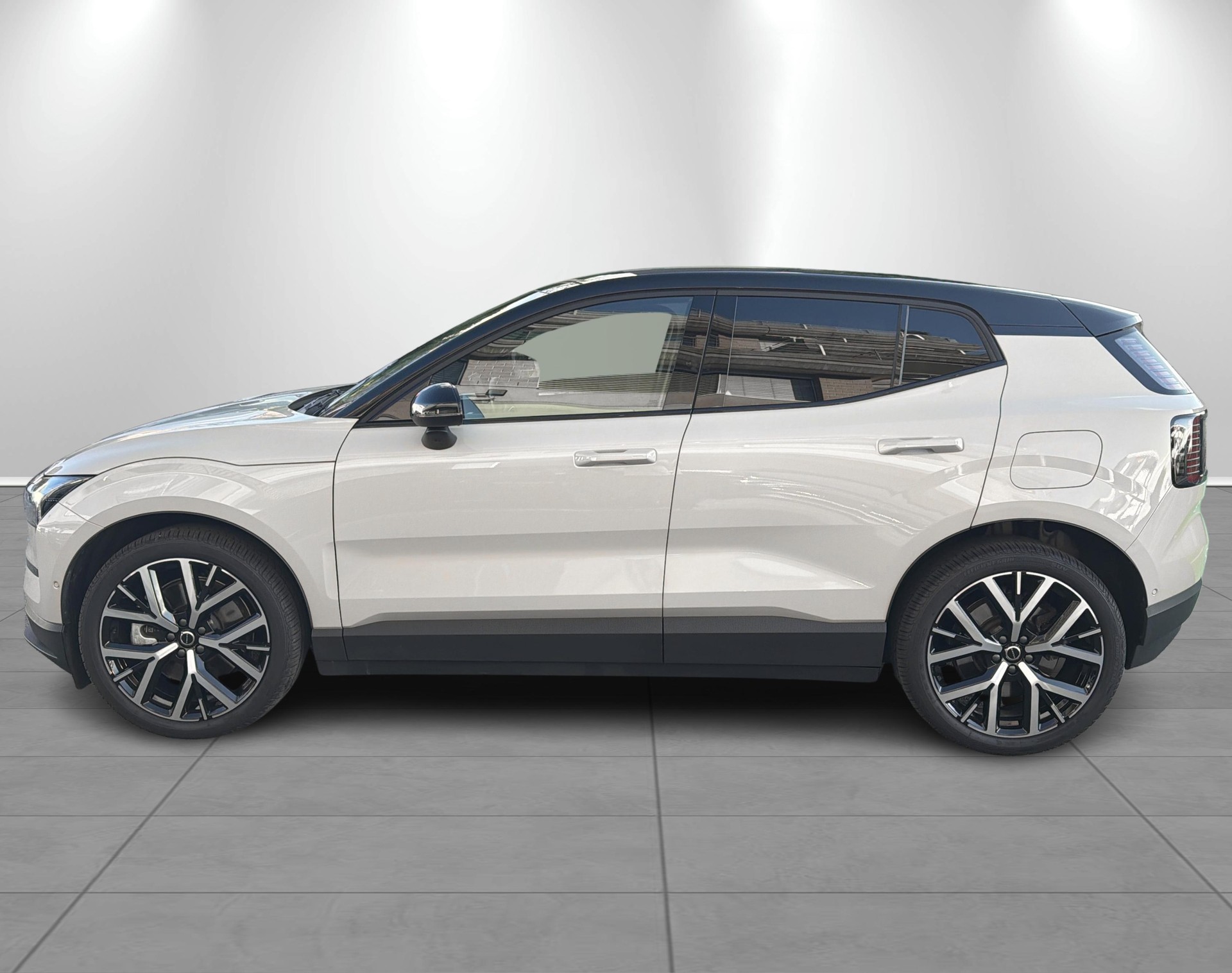 VOLVO EX 30 E60 Twin Ultra Performanc-showroom-element-2
