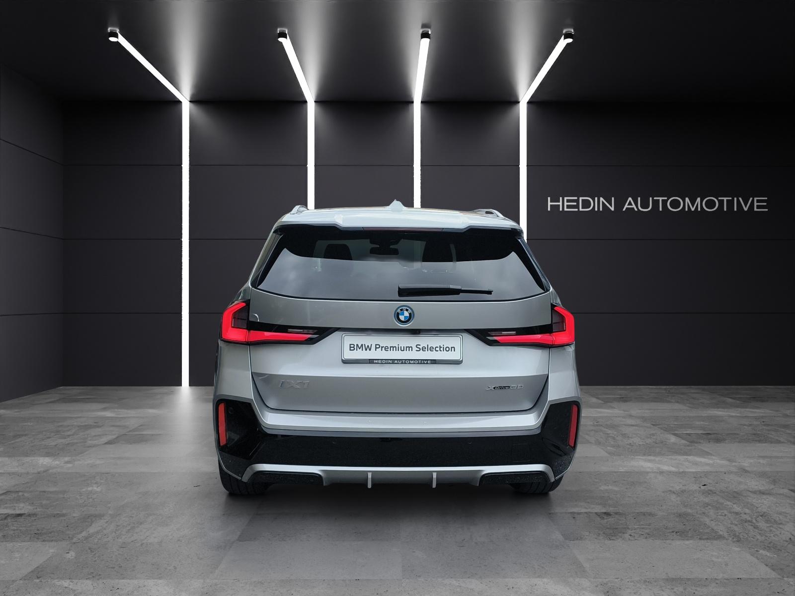 BMW iX1 U11 30 xDrive-showroom-element-3