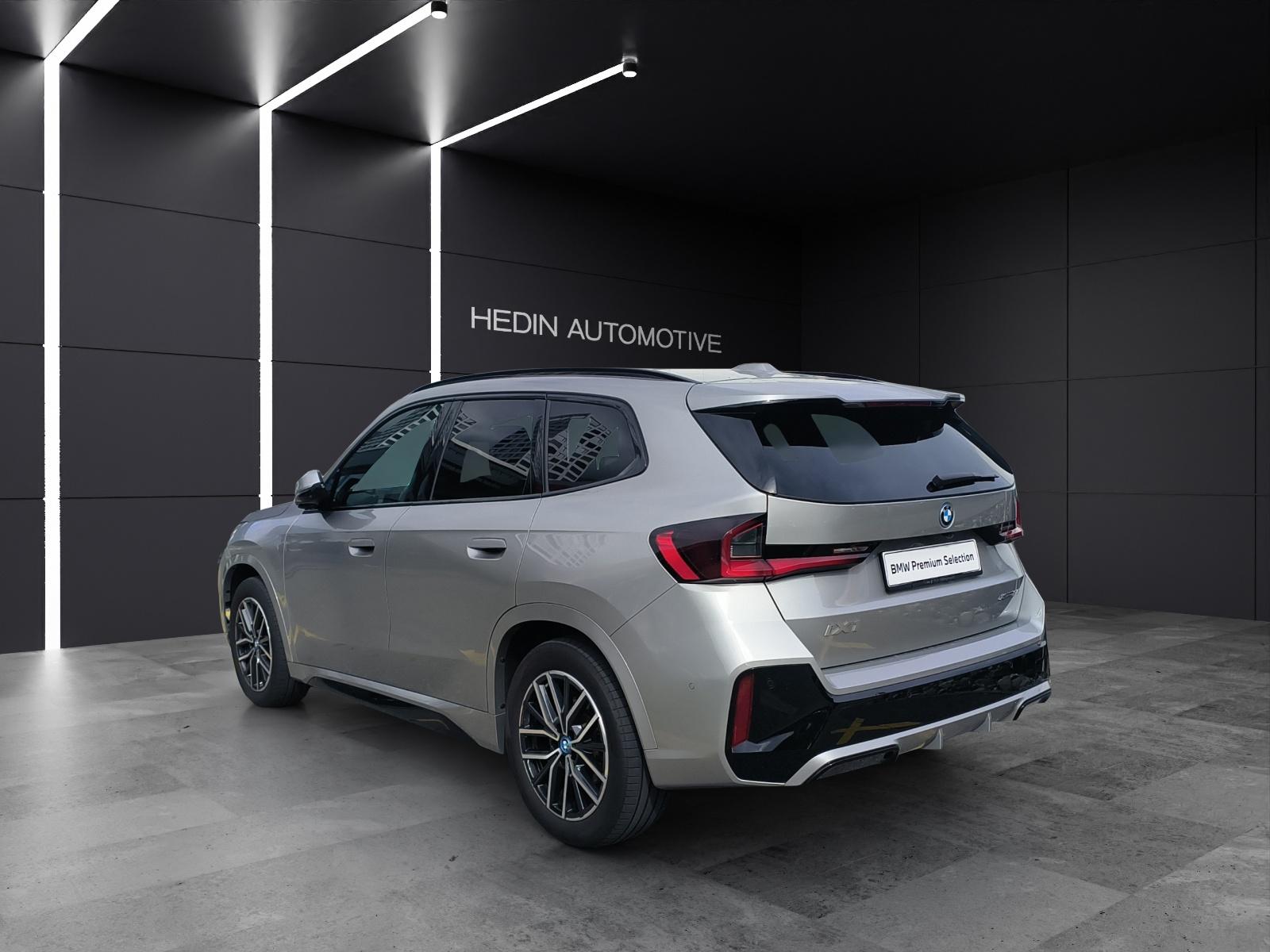 BMW iX1 U11 30 xDrive-showroom-element-2