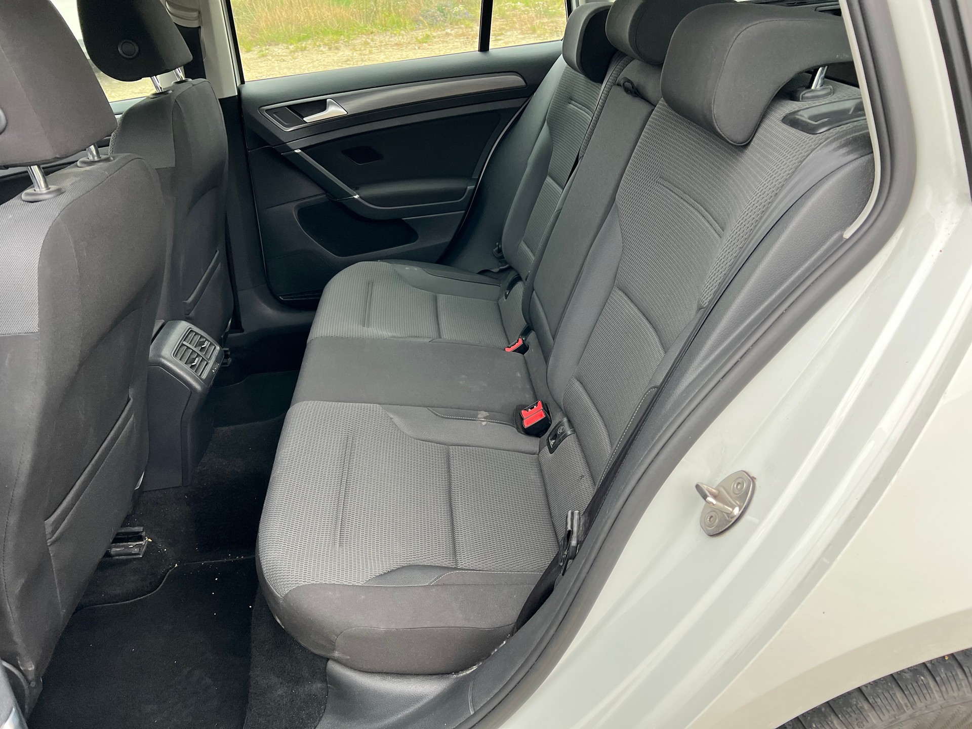 VW Golf Variant 1.6 TDI Comfortline DSG-image-9