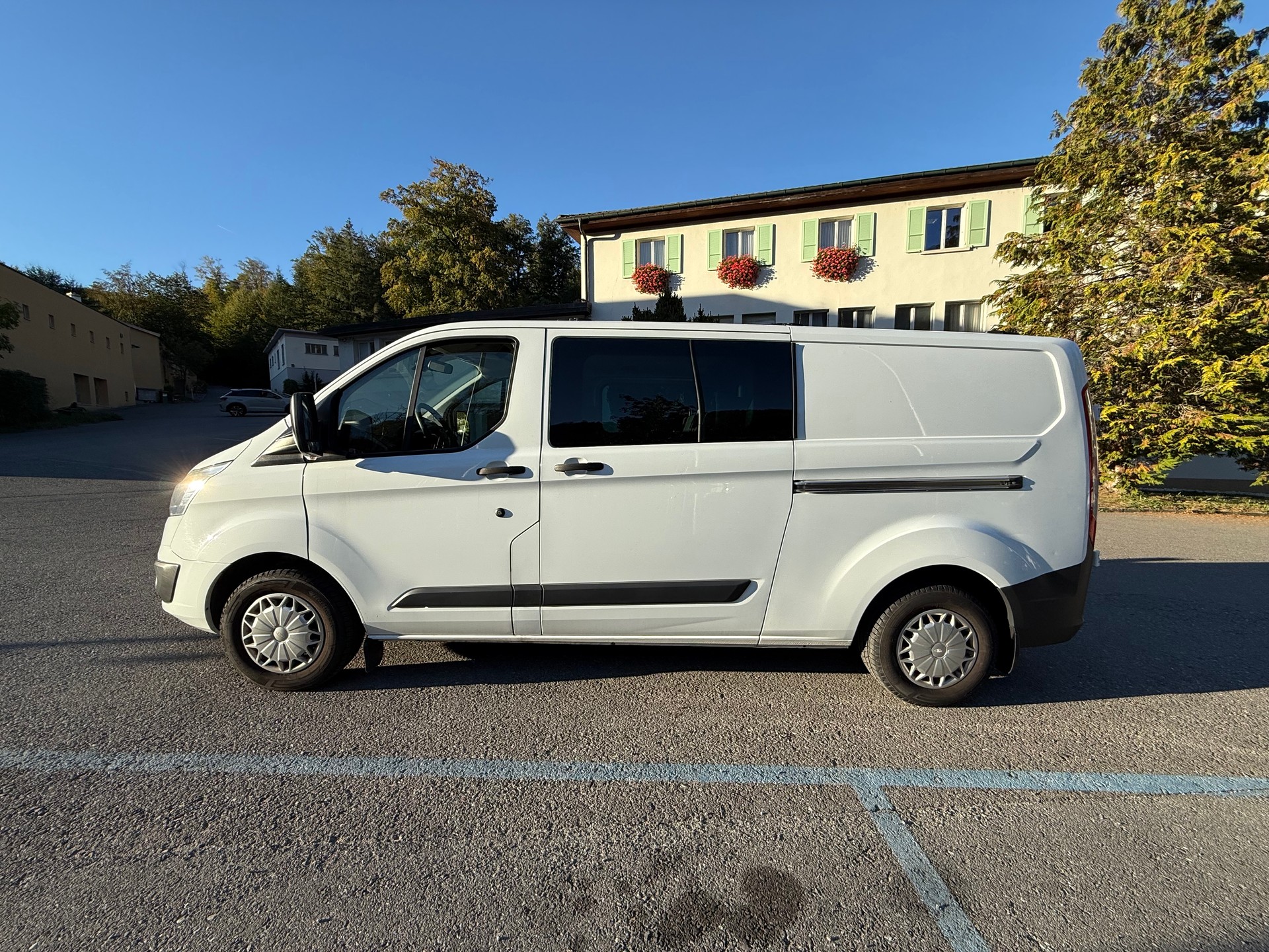 FORD Tourneo Custom 300 L2H1 Trend-showroom-element-3