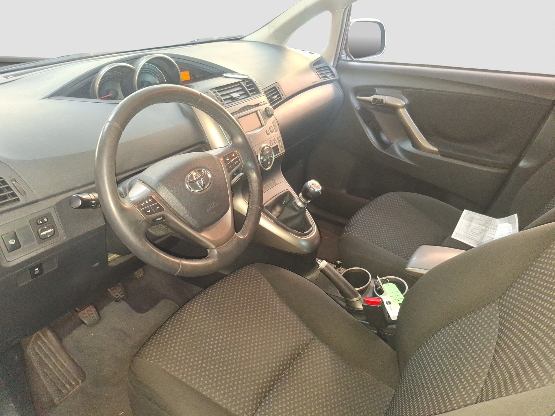 TOYOTA Verso 2.2 D-CAT Linea Sol-image-8