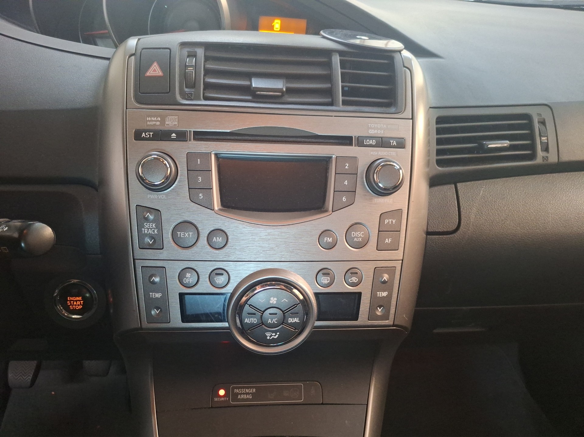 TOYOTA Verso 2.2 D-CAT Linea Sol-image-11