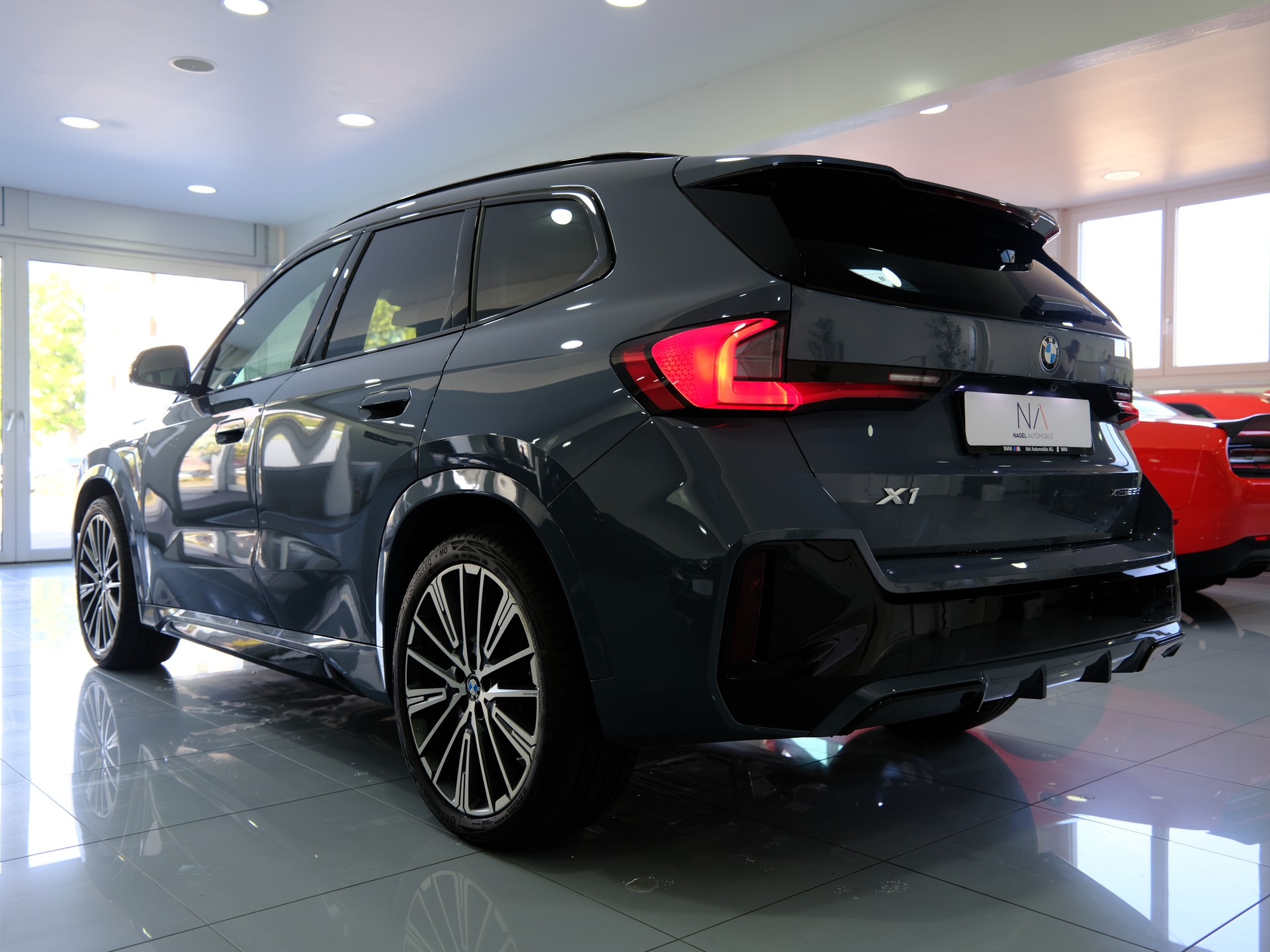BMW X1 xDrive 23d 48V M Sport *360° Kamera* *Panoramadach*-image-4