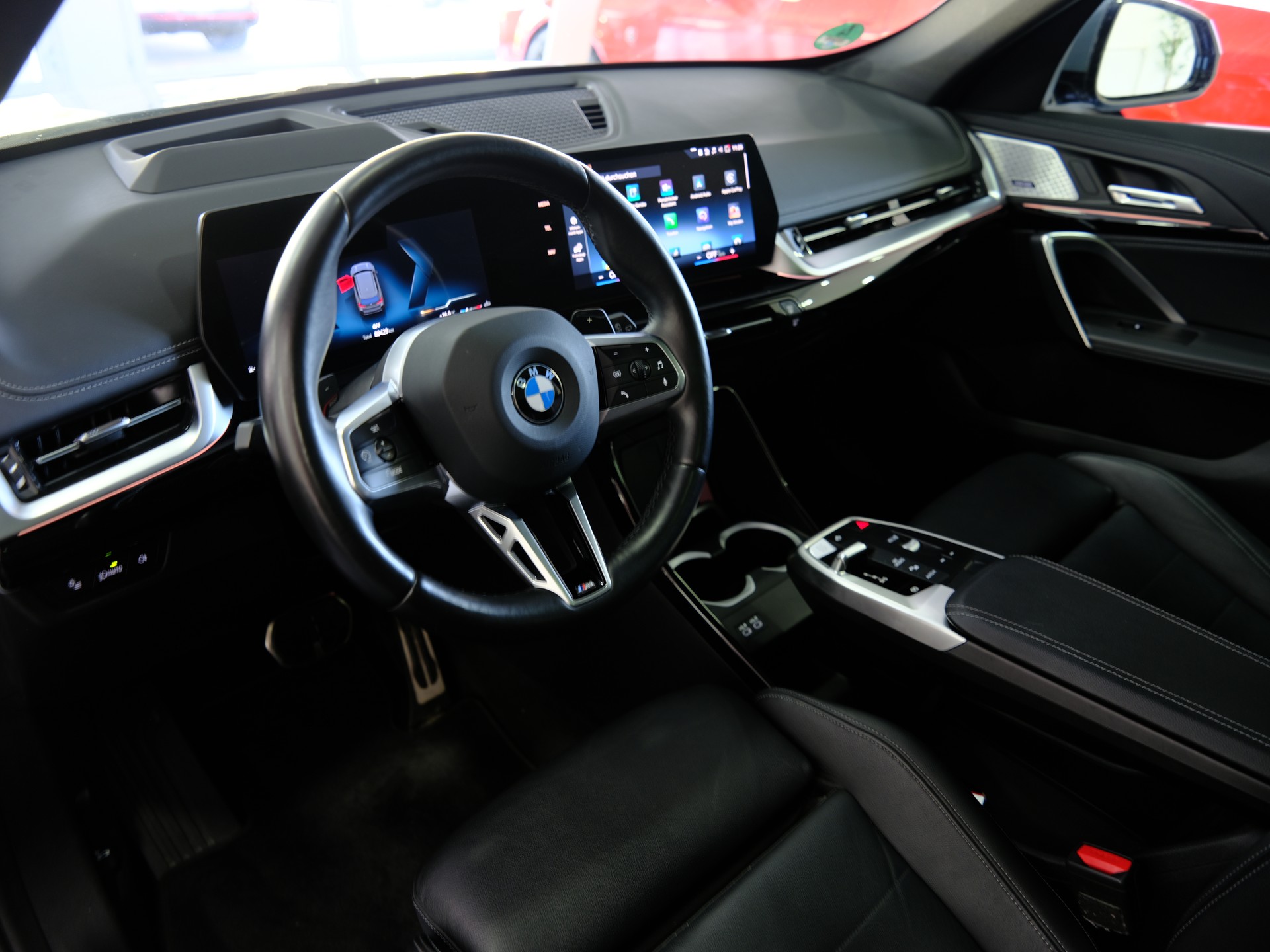BMW X1 xDrive 23d 48V M Sport *360° Kamera* *Panoramadach*-image-16