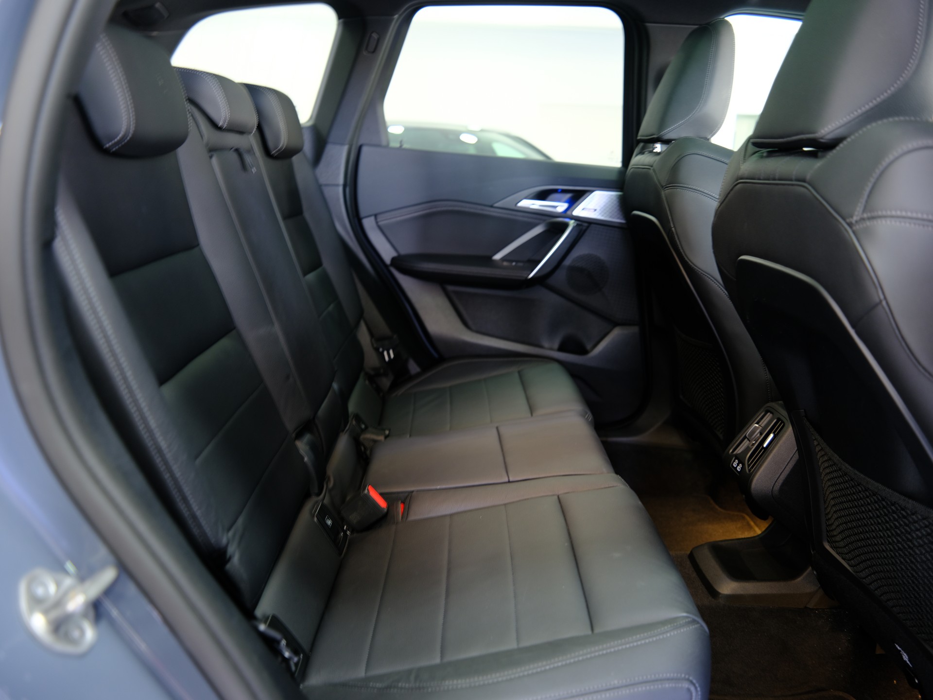 BMW X1 xDrive 23d 48V M Sport *360° Kamera* *Panoramadach*-image-23