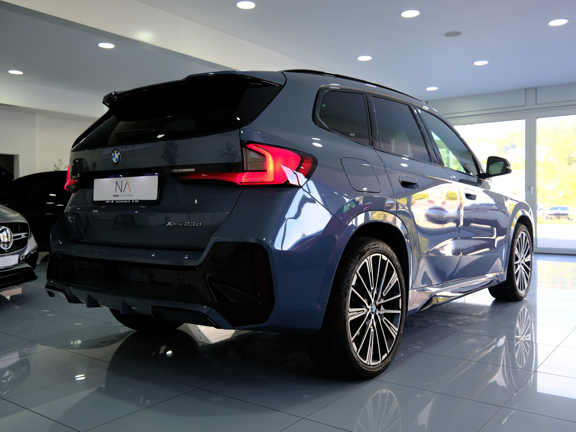 BMW X1 xDrive 23d 48V M Sport *360° Kamera* *Panoramadach*-image-6