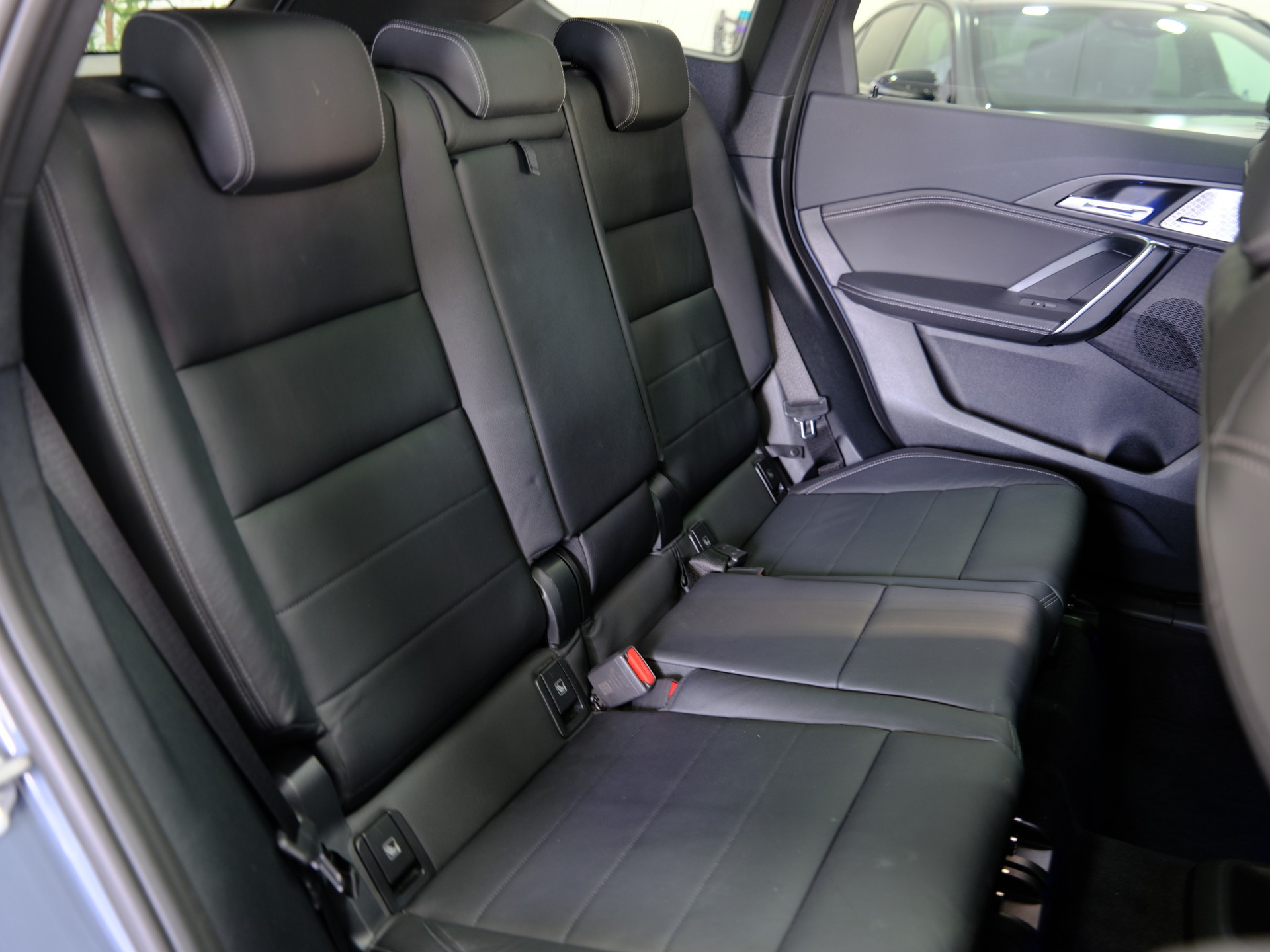 BMW X1 xDrive 23d 48V M Sport *360° Kamera* *Panoramadach*-image-24