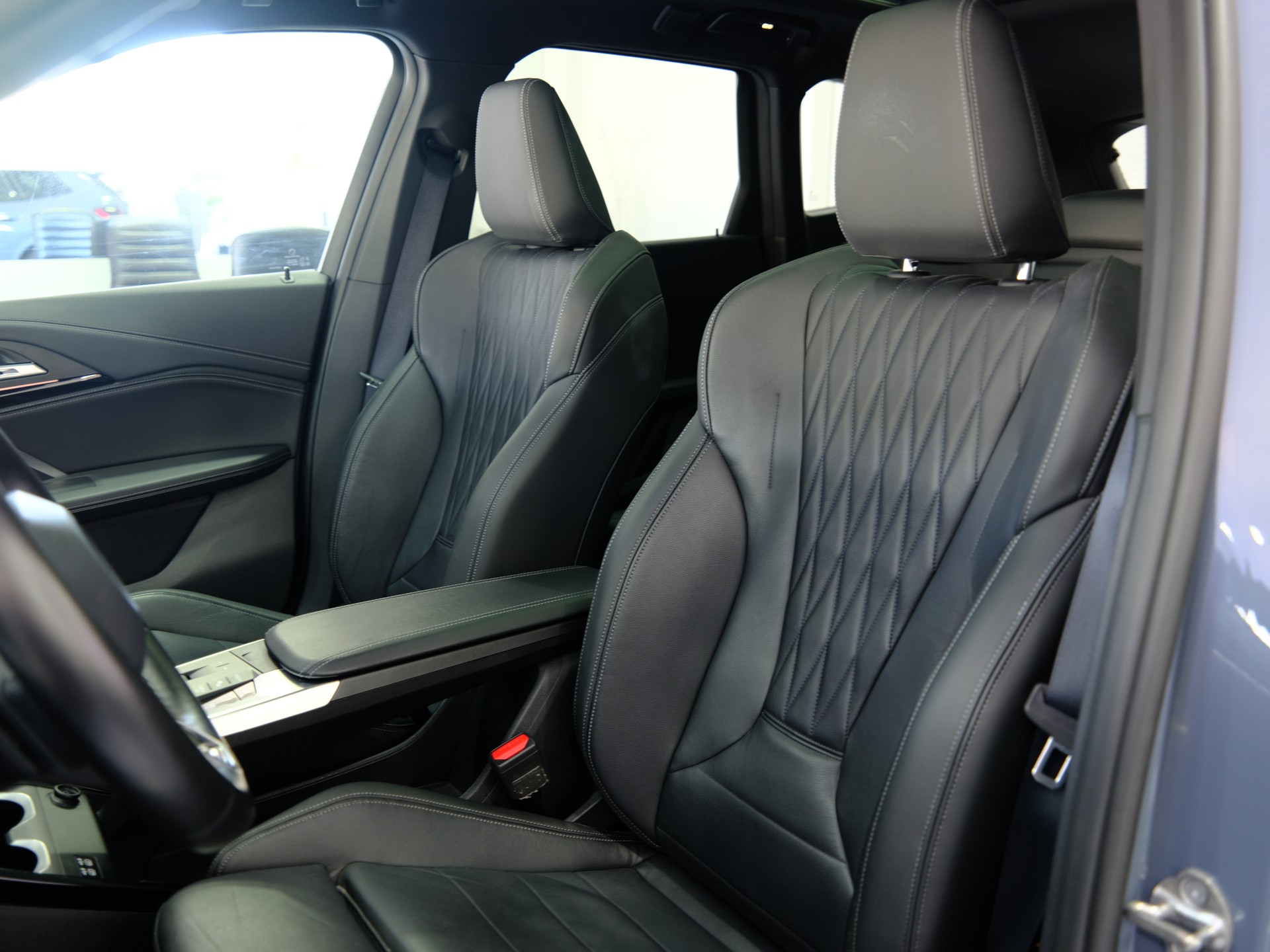 BMW X1 xDrive 23d 48V M Sport *360° Kamera* *Panoramadach*-image-17