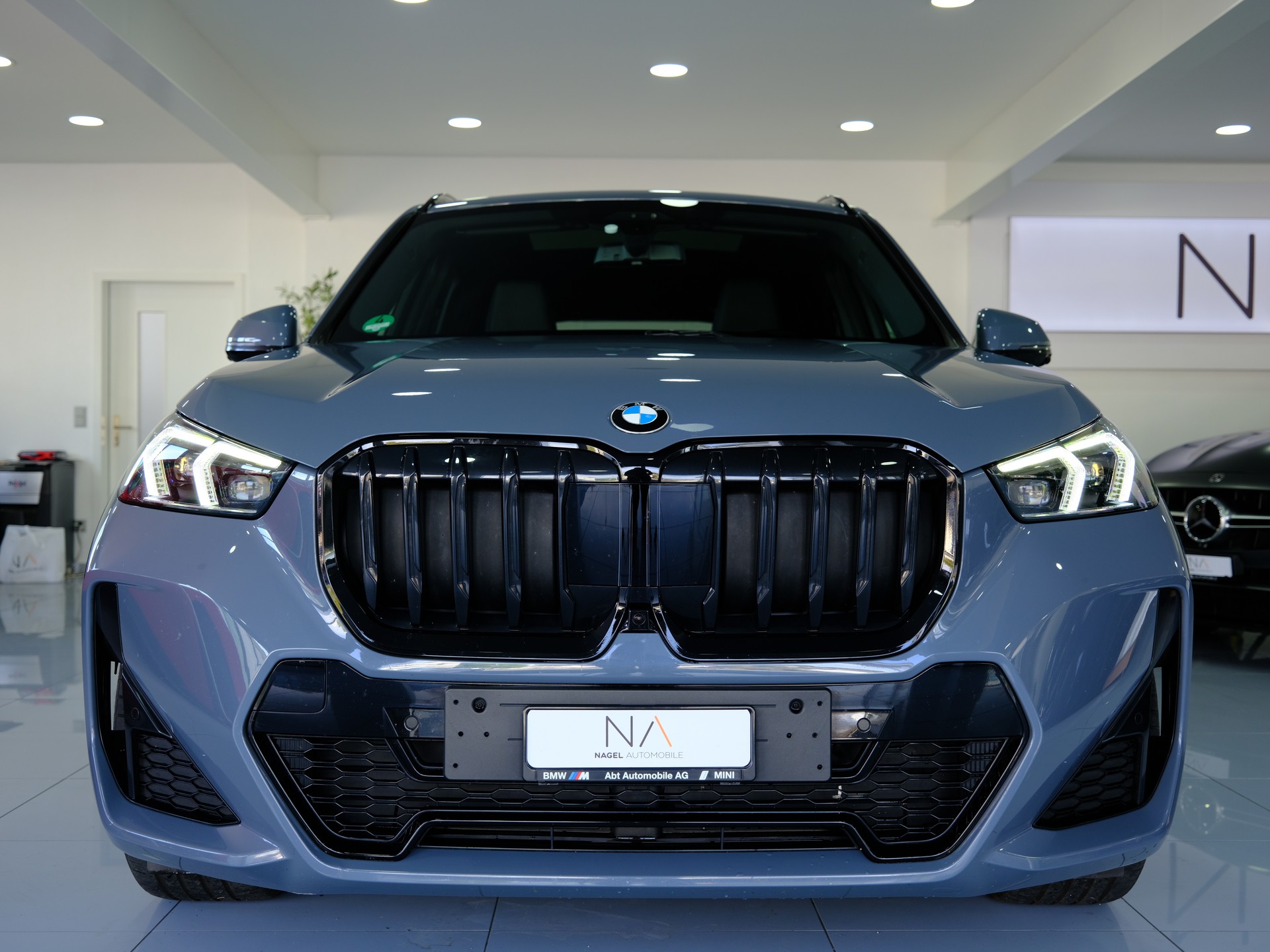 BMW X1 xDrive 23d 48V M Sport *360° Kamera* *Panoramadach*-showroom-element-2