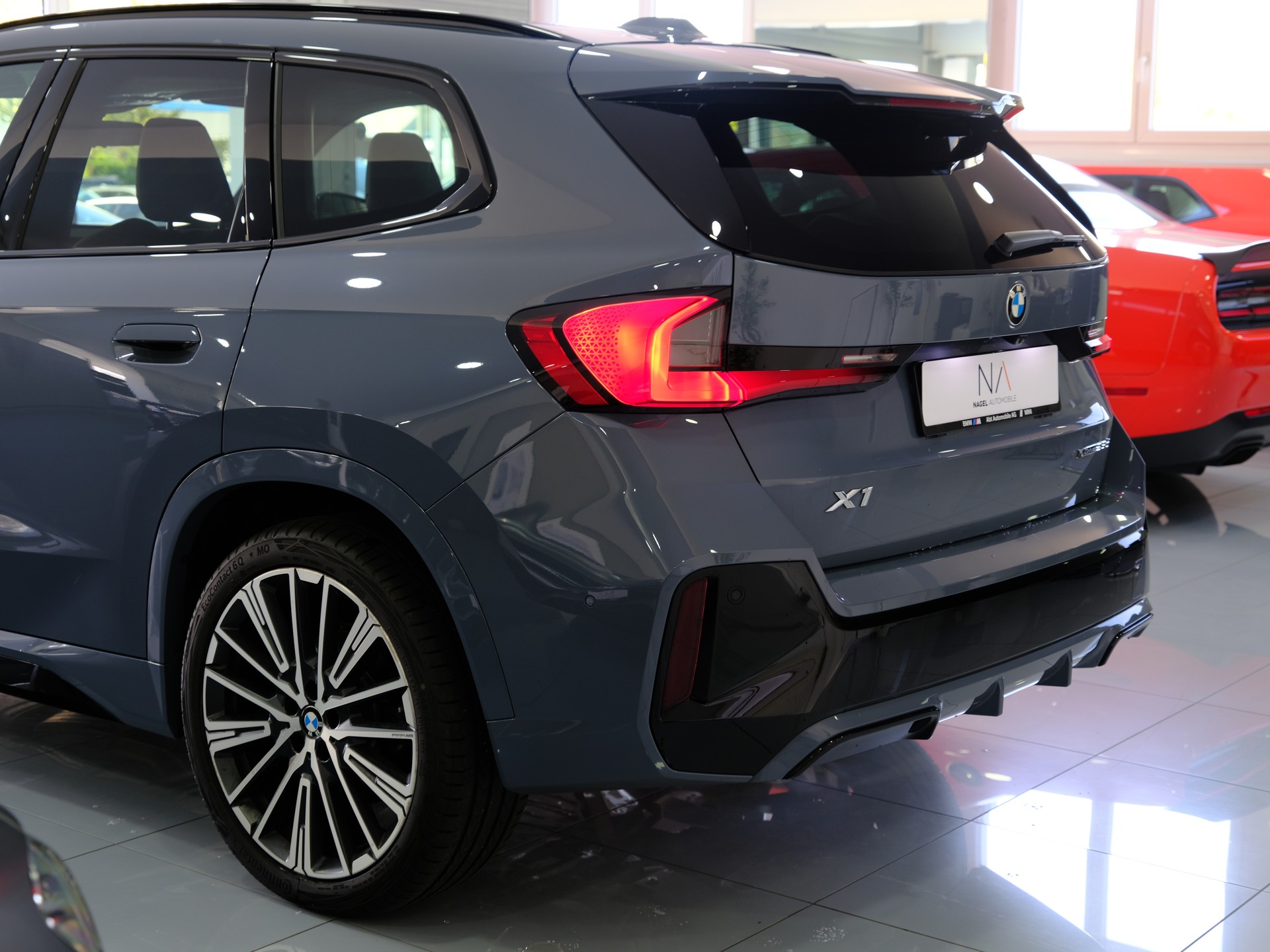 BMW X1 xDrive 23d 48V M Sport *360° Kamera* *Panoramadach*-image-13