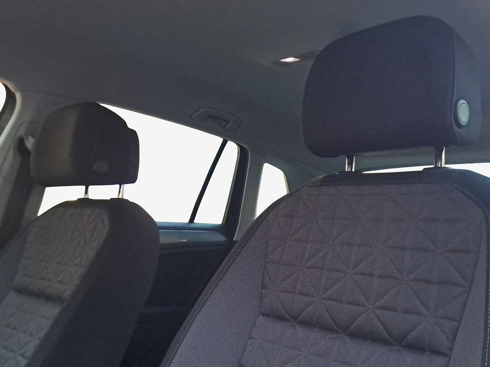 VW Tiguan 2.0TSI Life 4Motion DSG-image-14