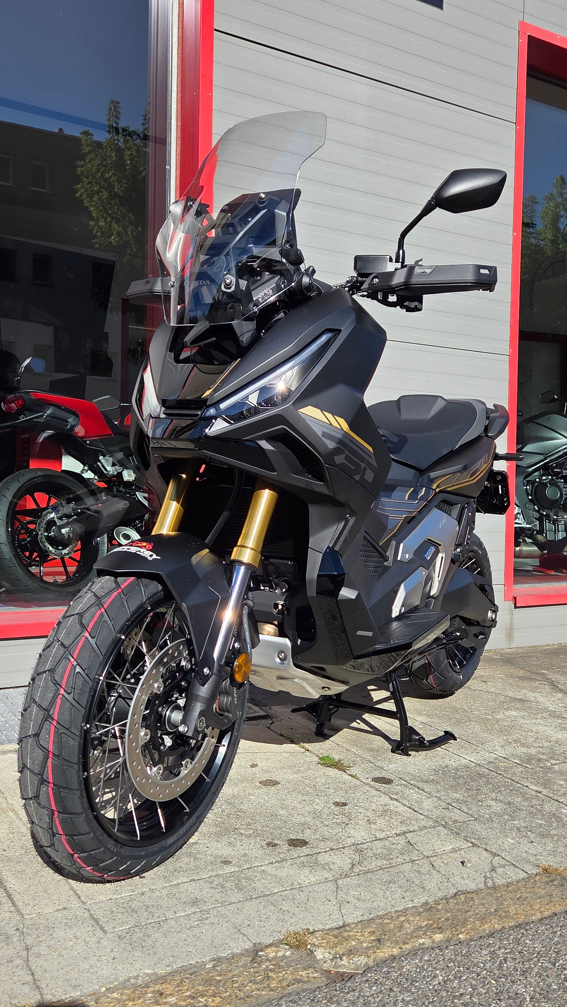 HONDA X-ADV 750-image-0
