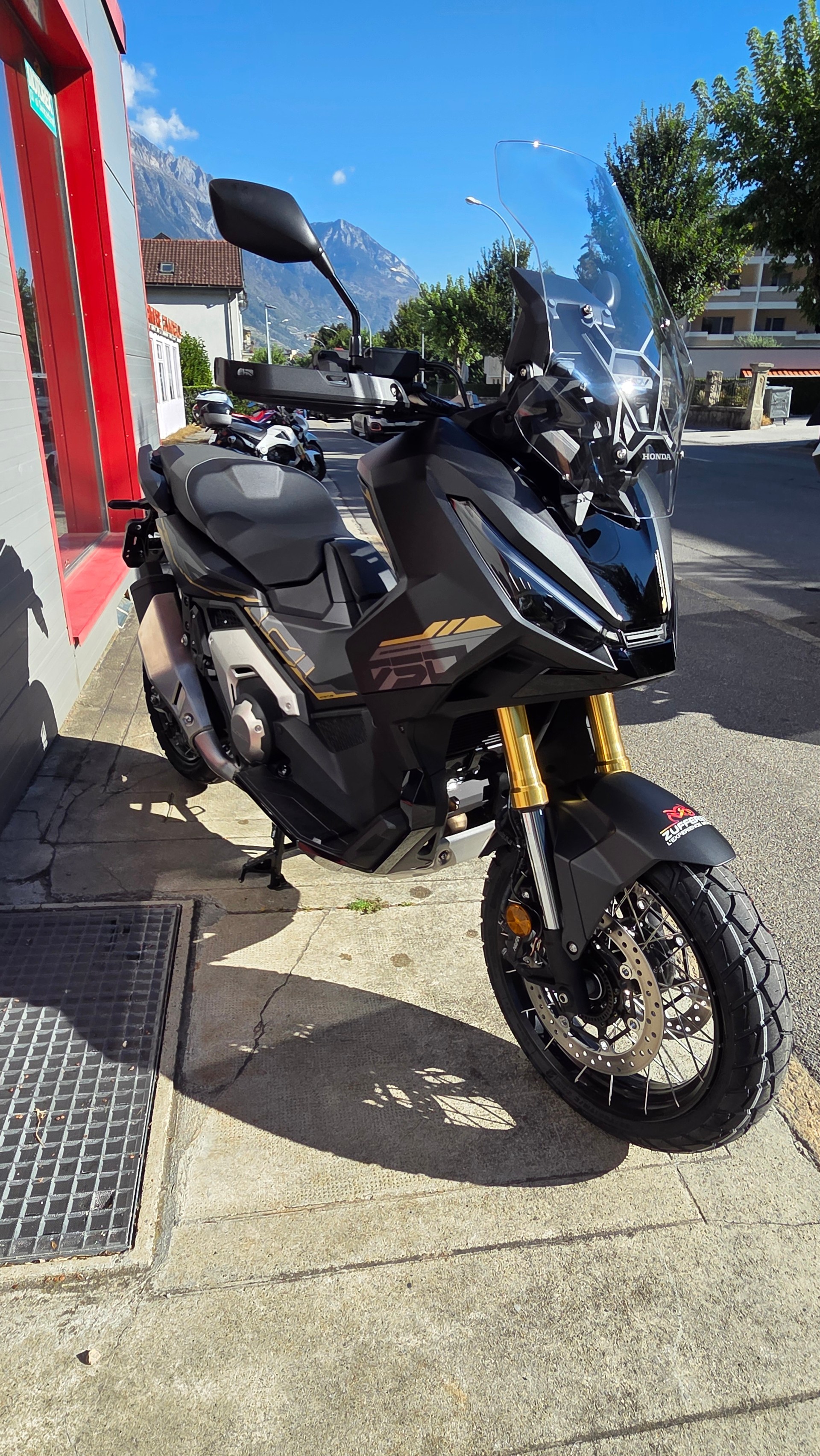 HONDA X-ADV 750-image-2